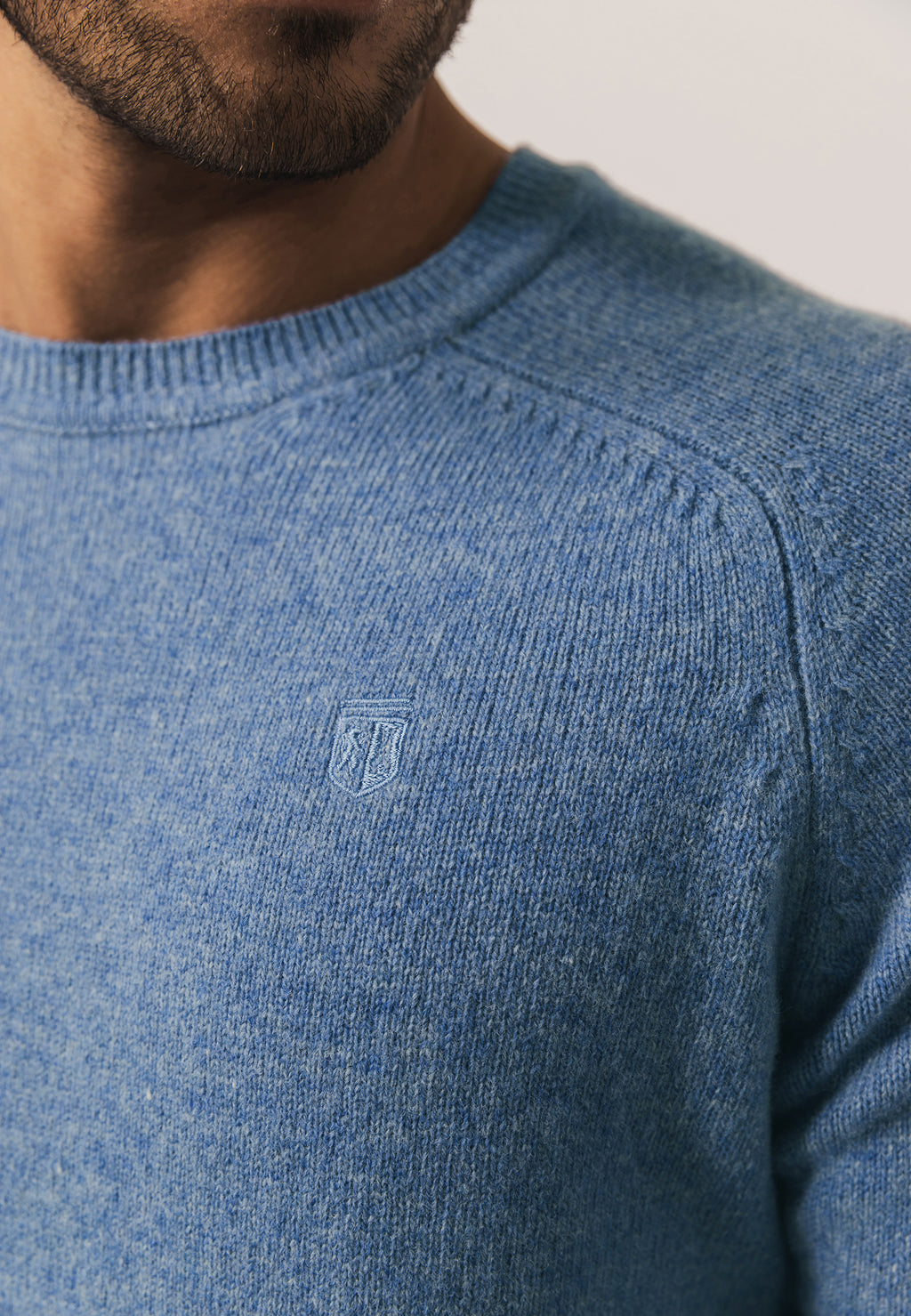 Lambswool jumper with saddle sleeves