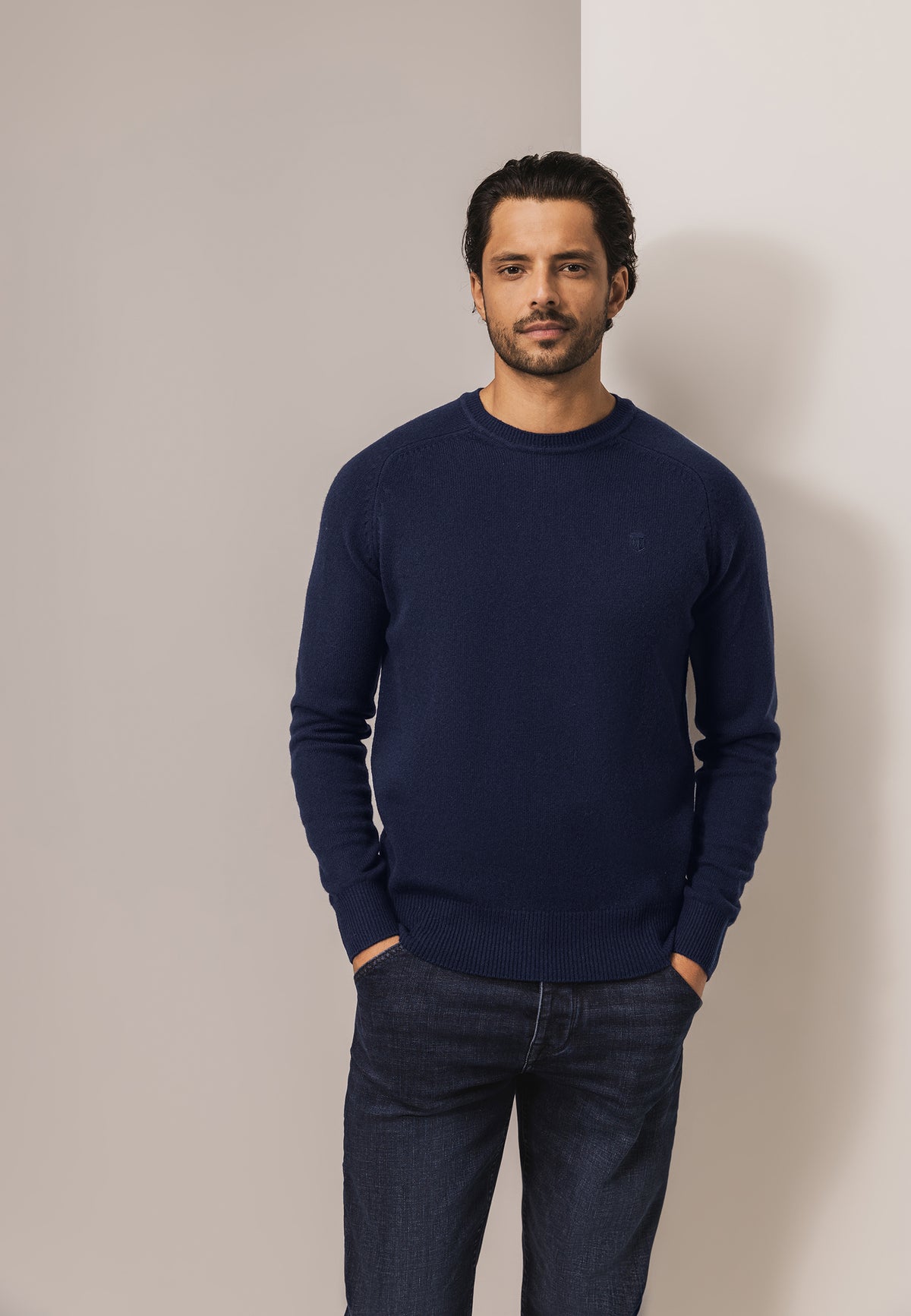 Lambswool jumper with saddle sleeves