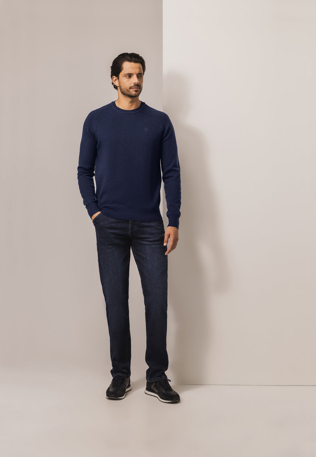 Lambswool jumper with saddle sleeves