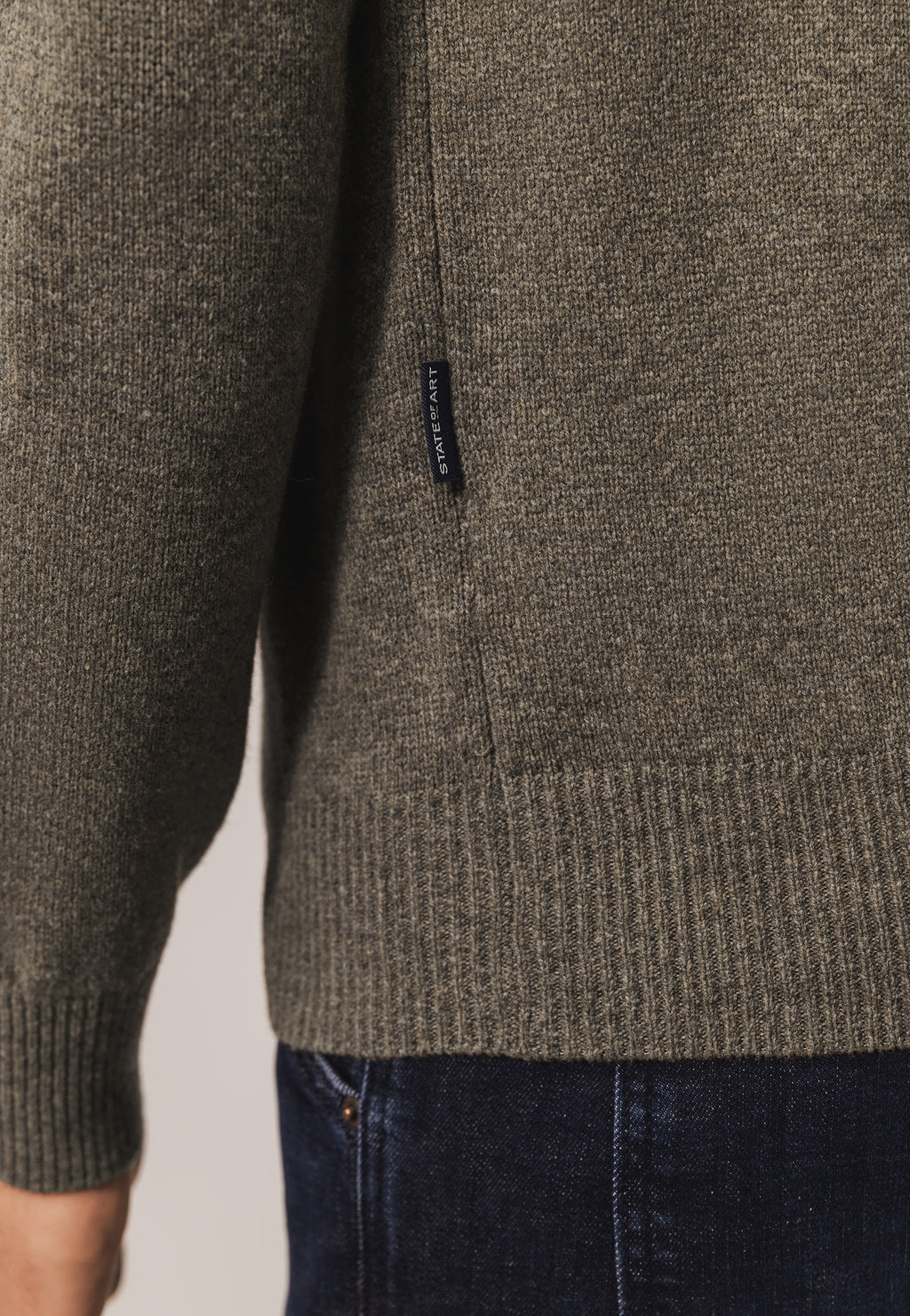 Lambswool jumper with saddle sleeves