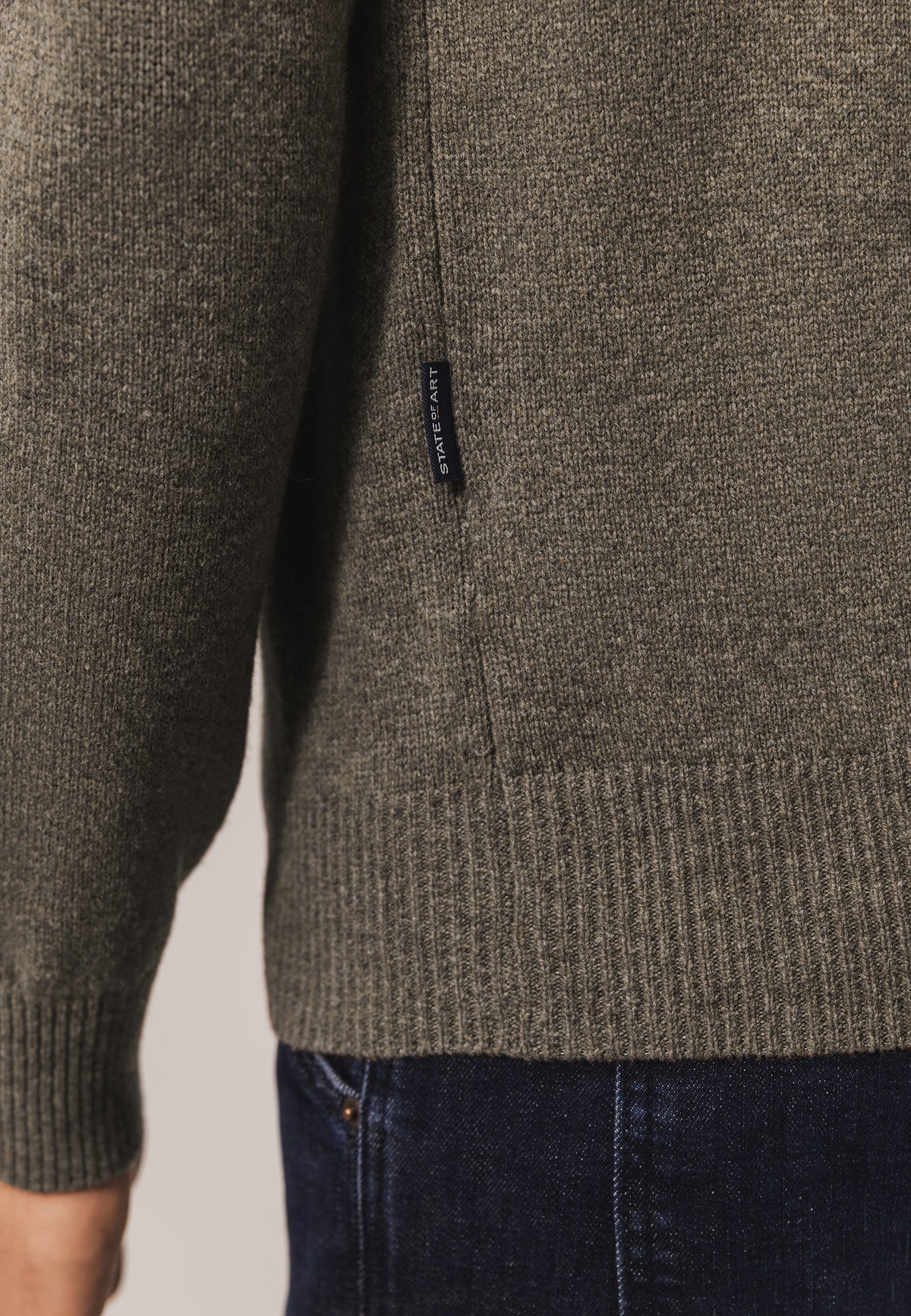 Lambswool jumper with saddle sleeves