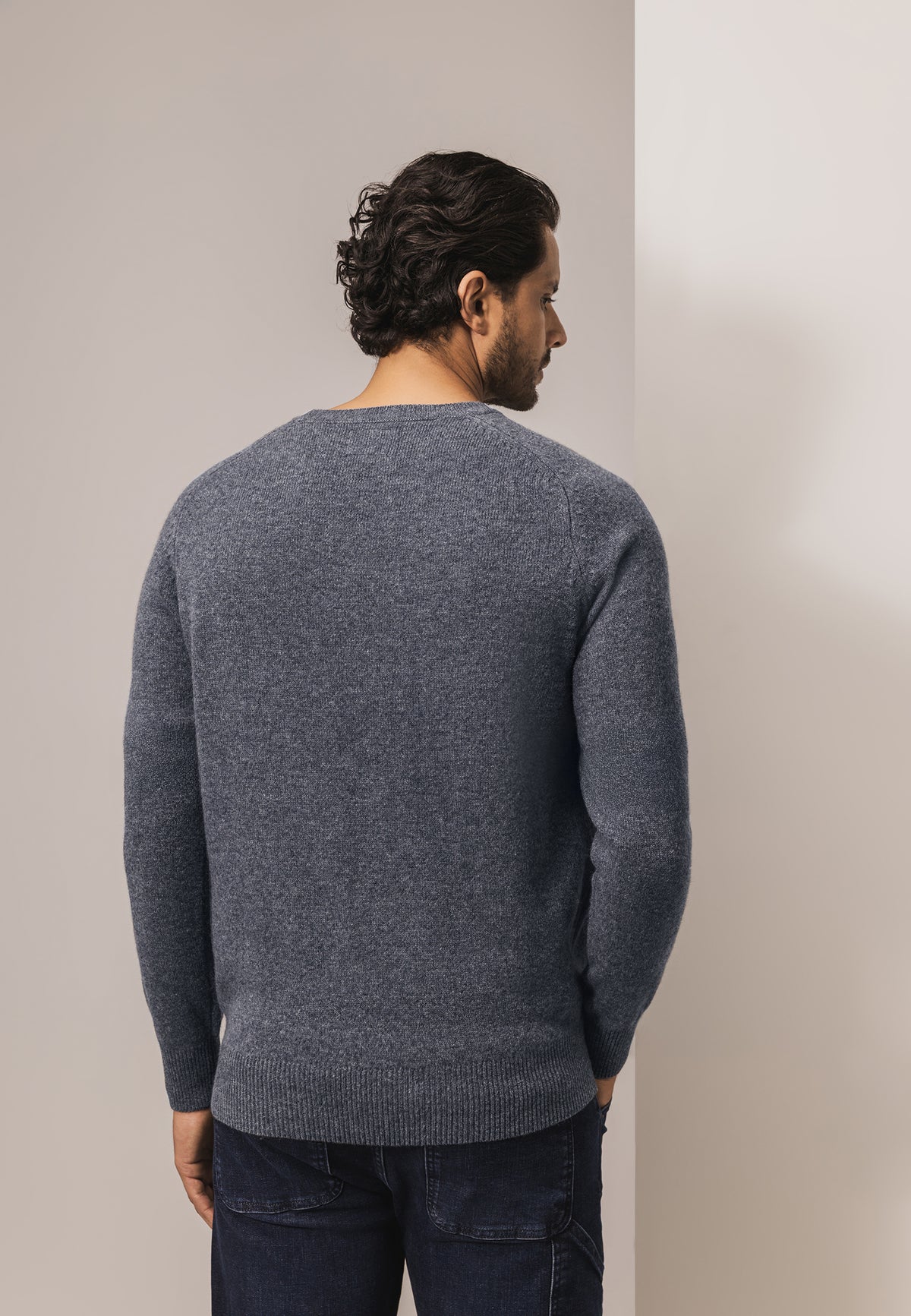 Lambswool jumper with saddle sleeves