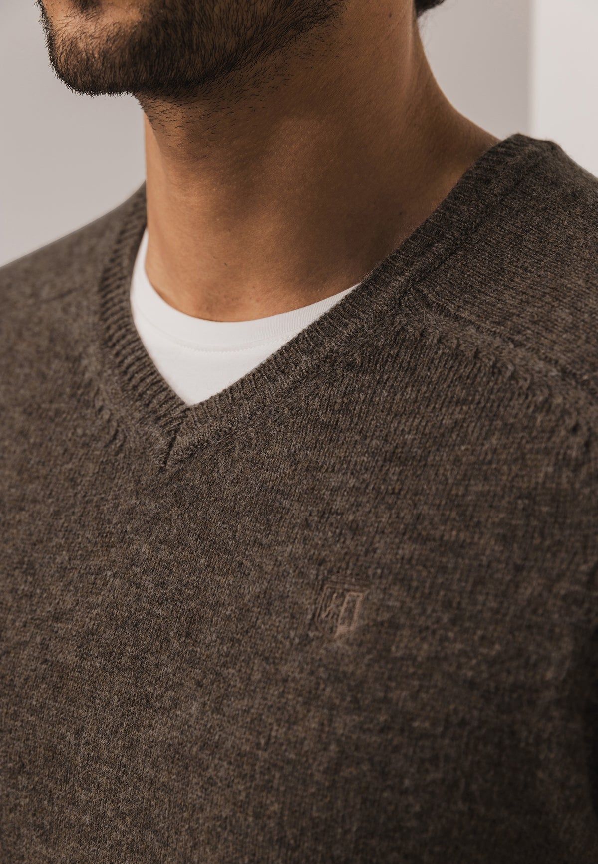 Pull en laine d’agneau à col en V