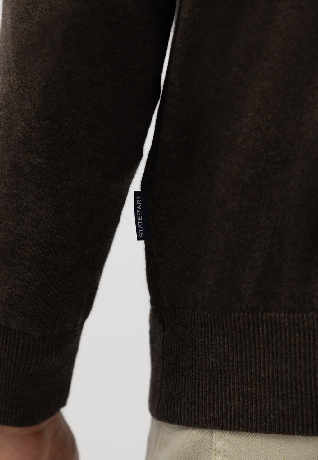 Pullover mit halbem Reißverschluss und Stickerei