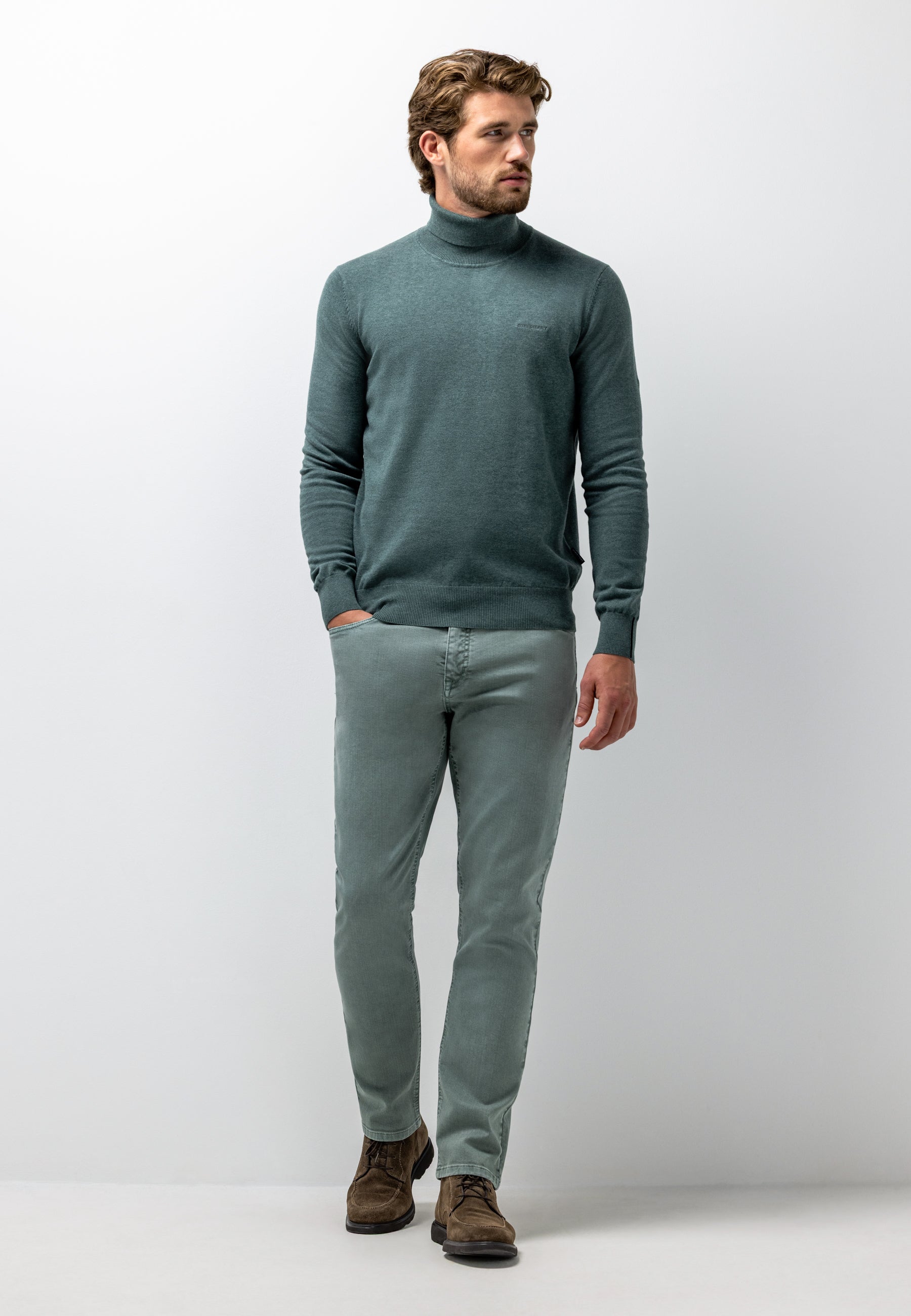 Fine-knit cotton turtleneck jumper