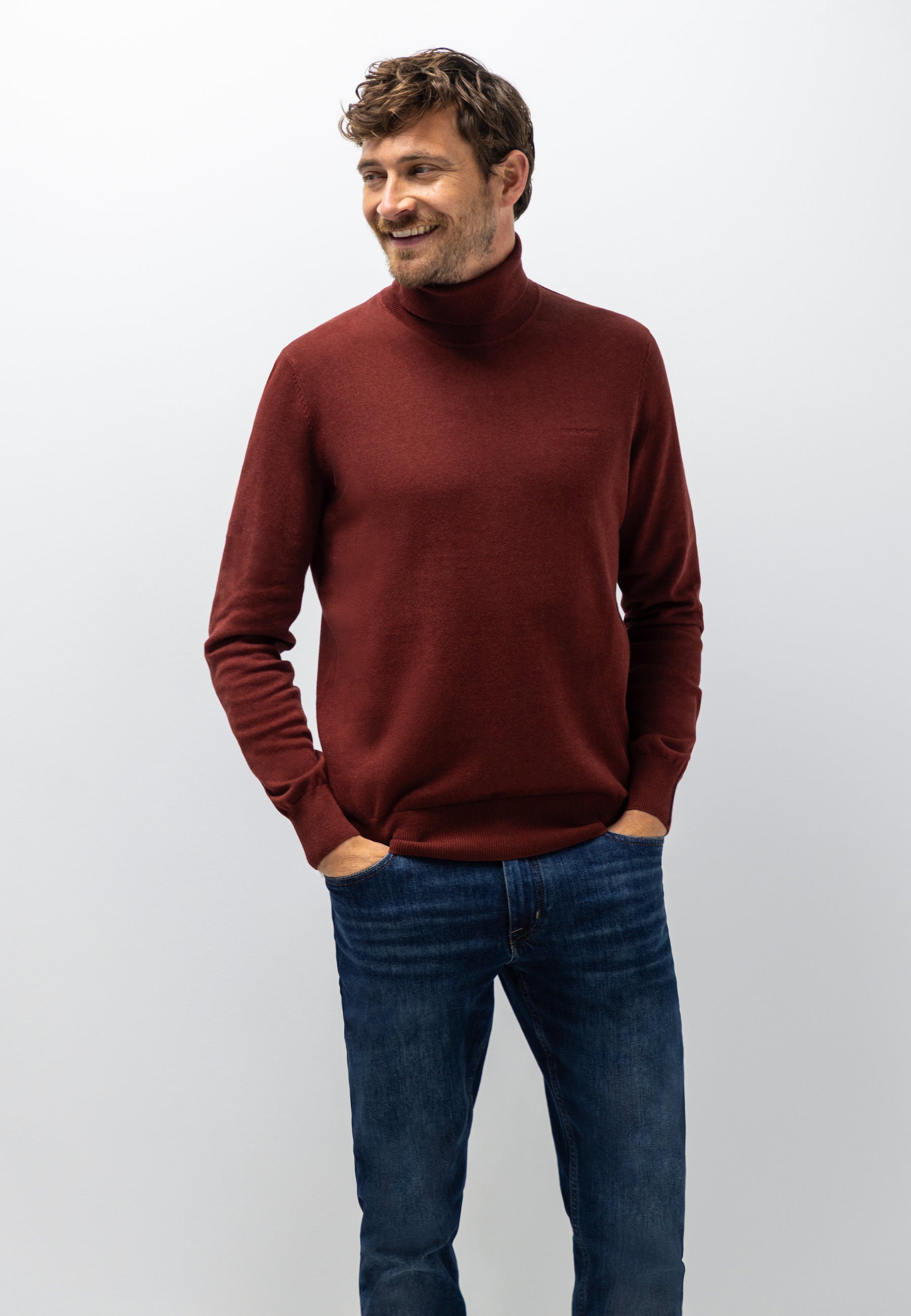 Fine-knit cotton turtleneck jumper