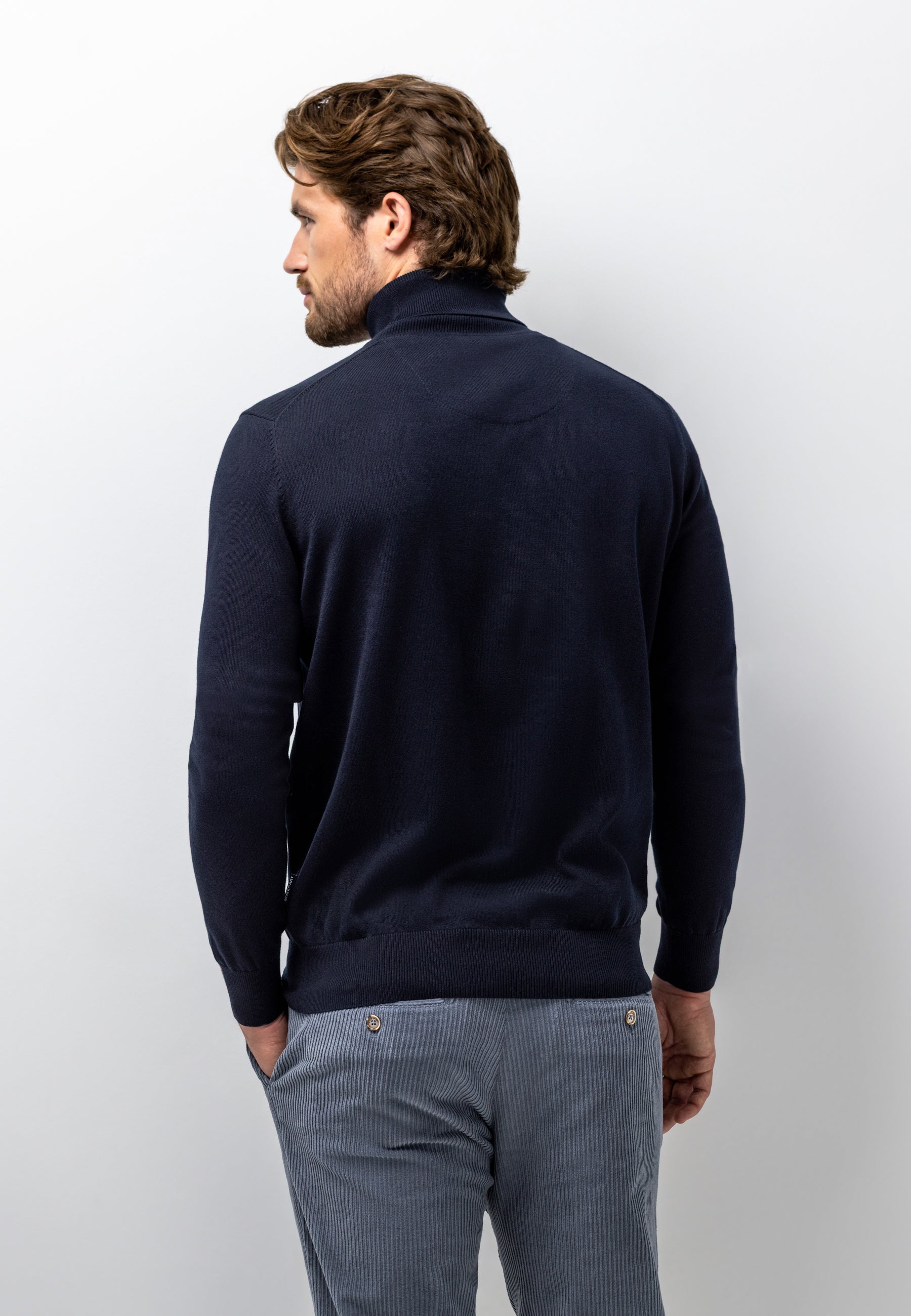 Fine-knit cotton turtleneck jumper