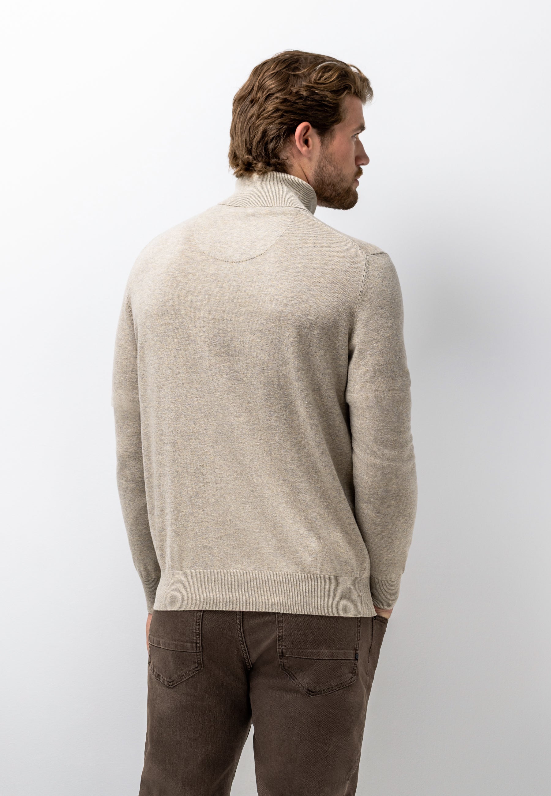 Fine-knit cotton turtleneck jumper