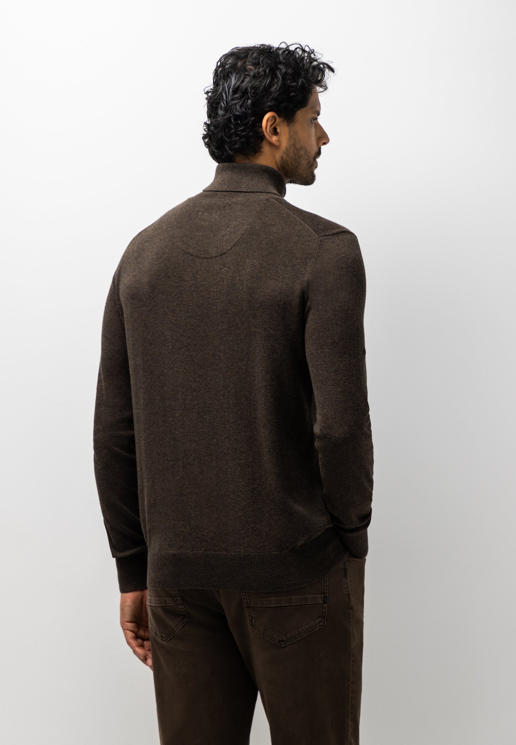 Fine-knit cotton turtleneck jumper