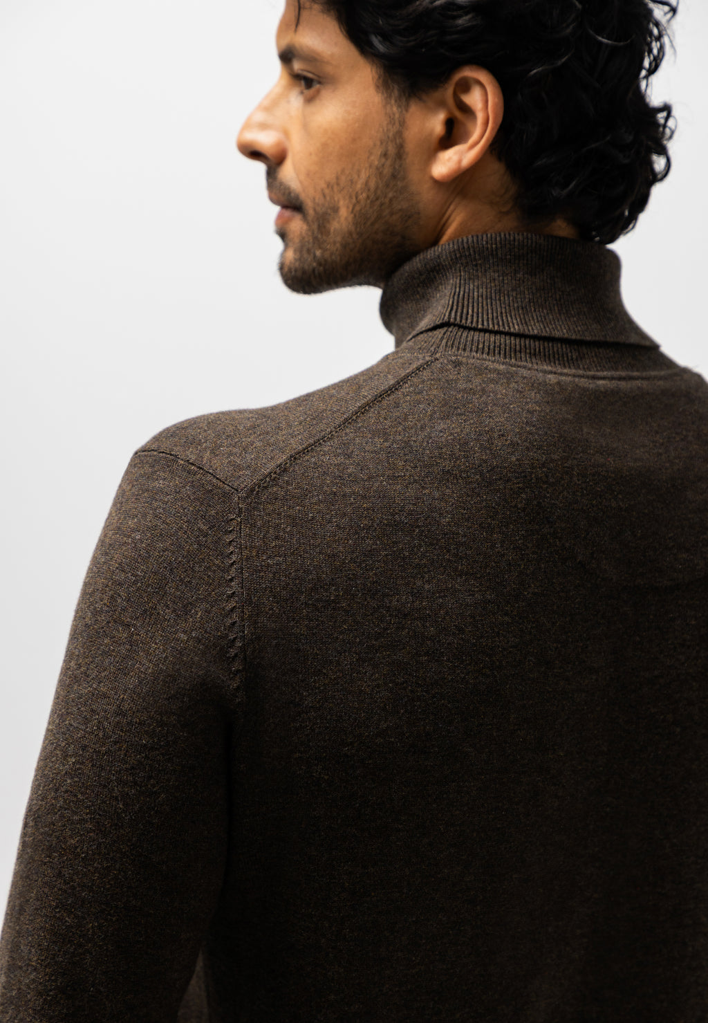 Pull fin en coton à col roulé