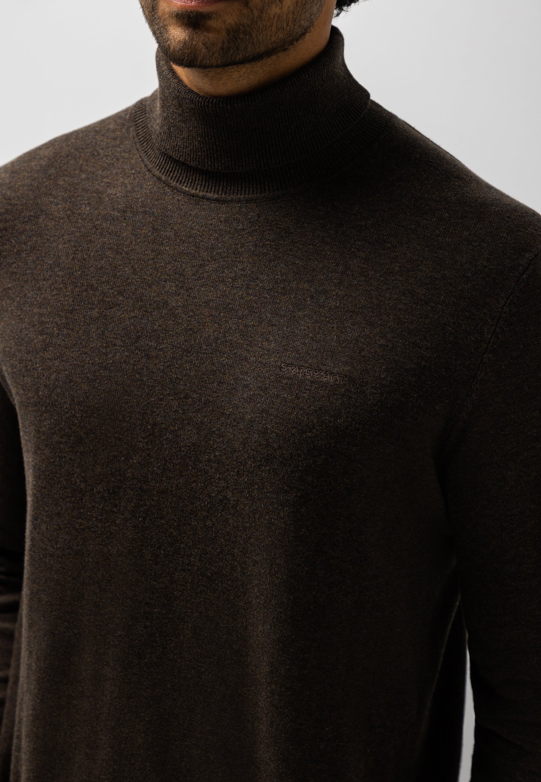 Fine-knit cotton turtleneck jumper