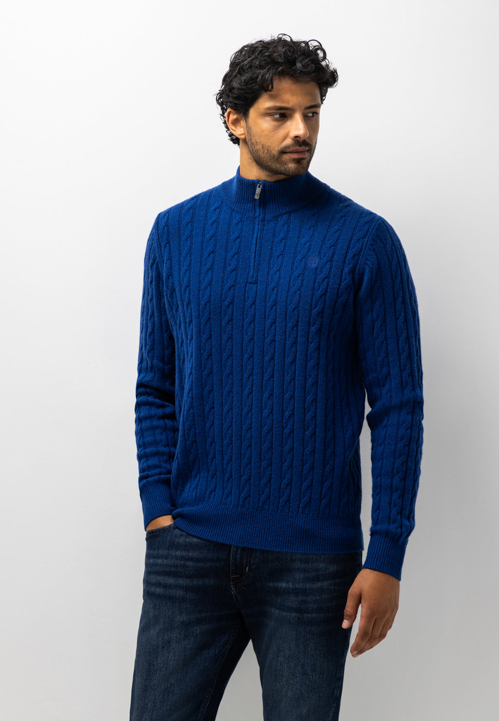 Cable-knit jumper with half zip