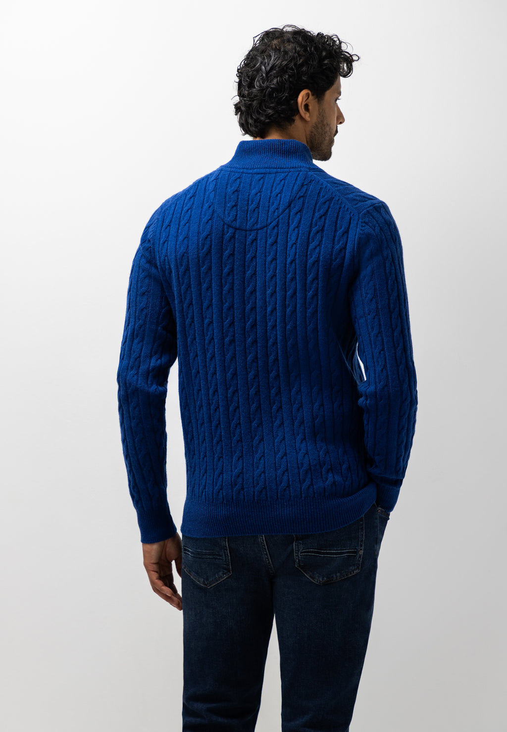 Cable-knit jumper with half zip