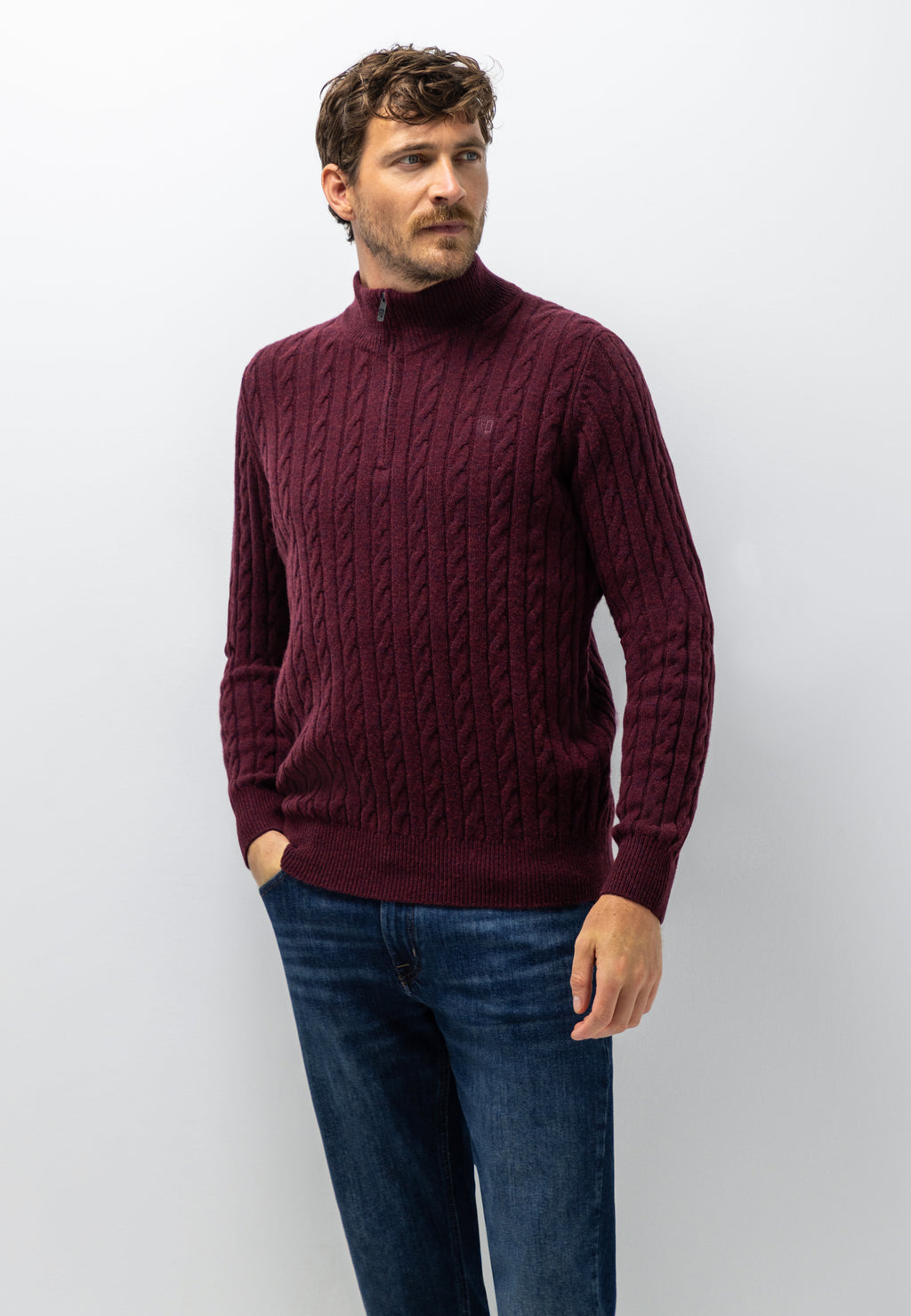 Cable-knit jumper with half zip