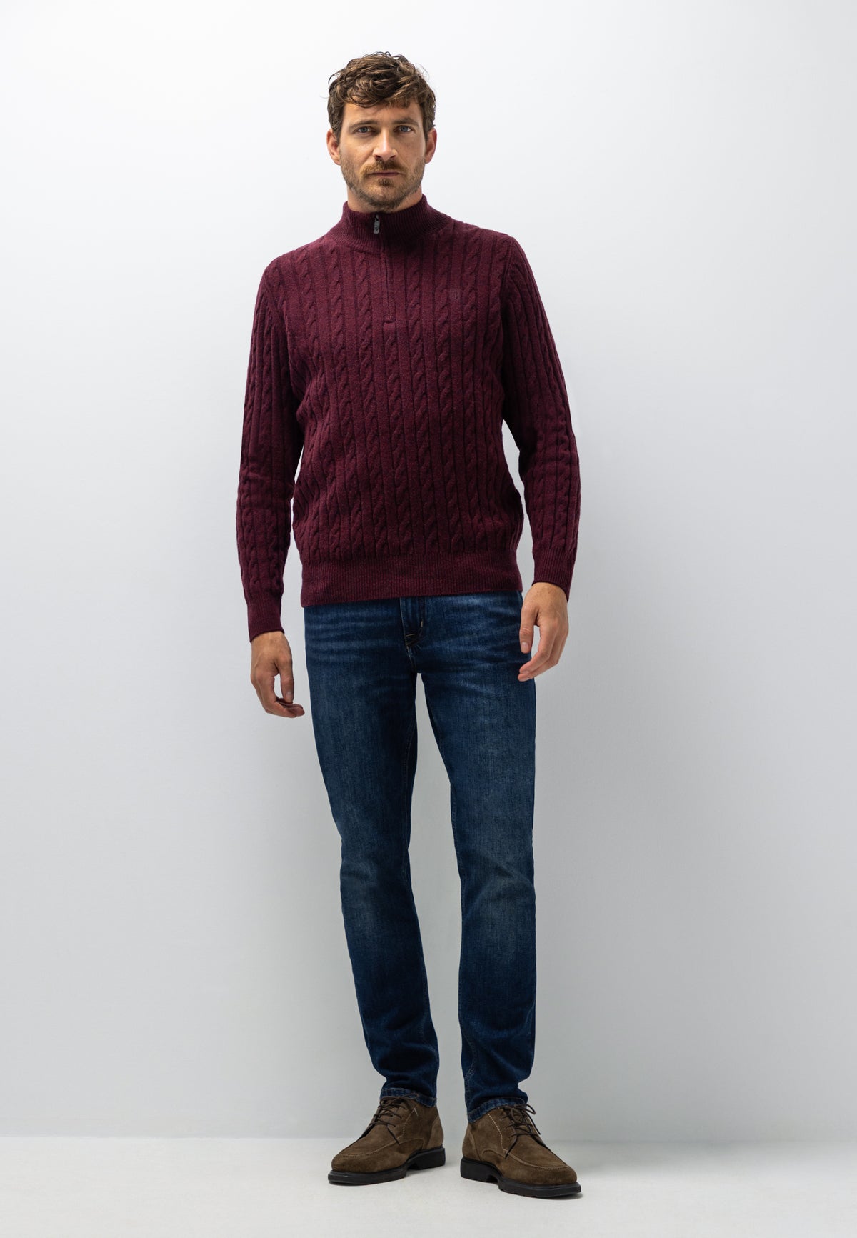 Cable-knit jumper with half zip