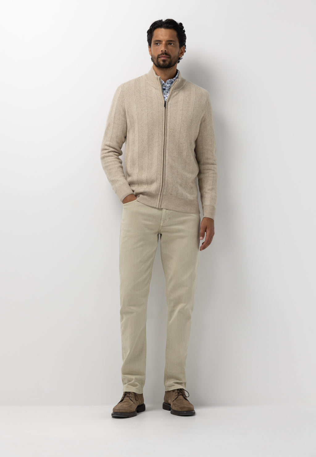 Strickjacke aus Lammwollmischung