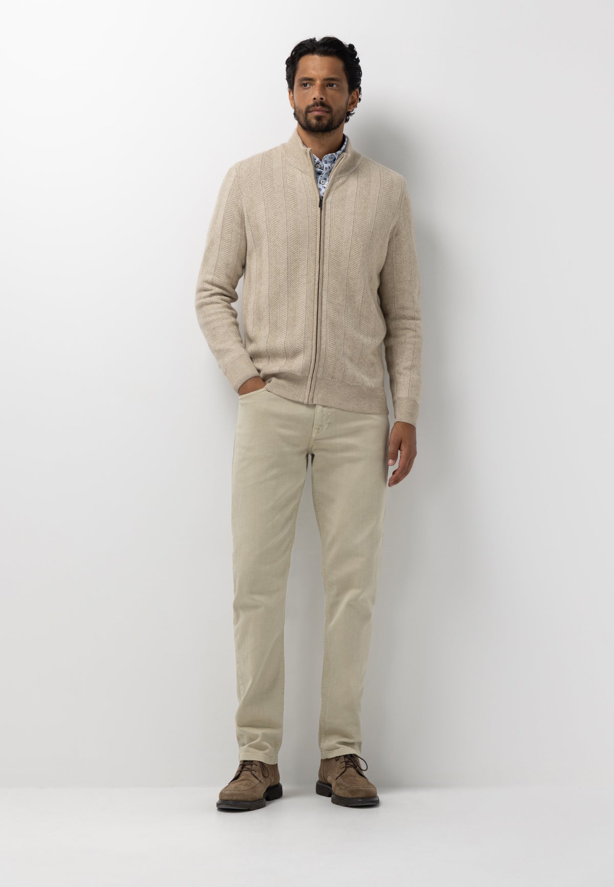 Strickjacke aus Lammwollmischung