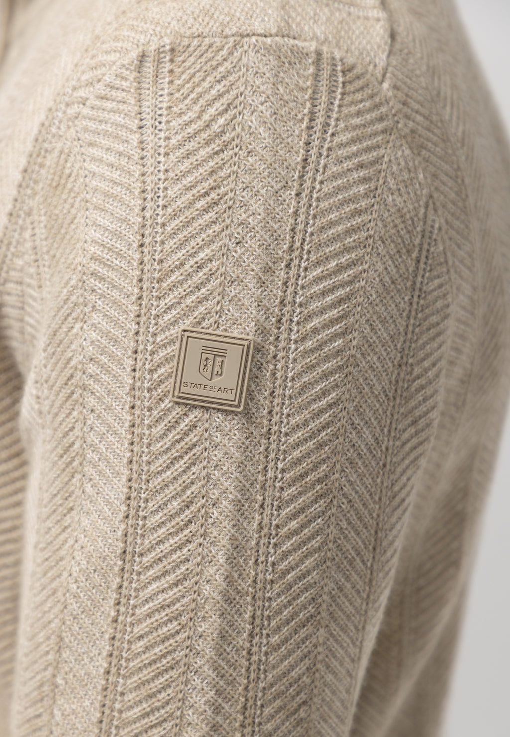 Strickjacke aus Lammwollmischung