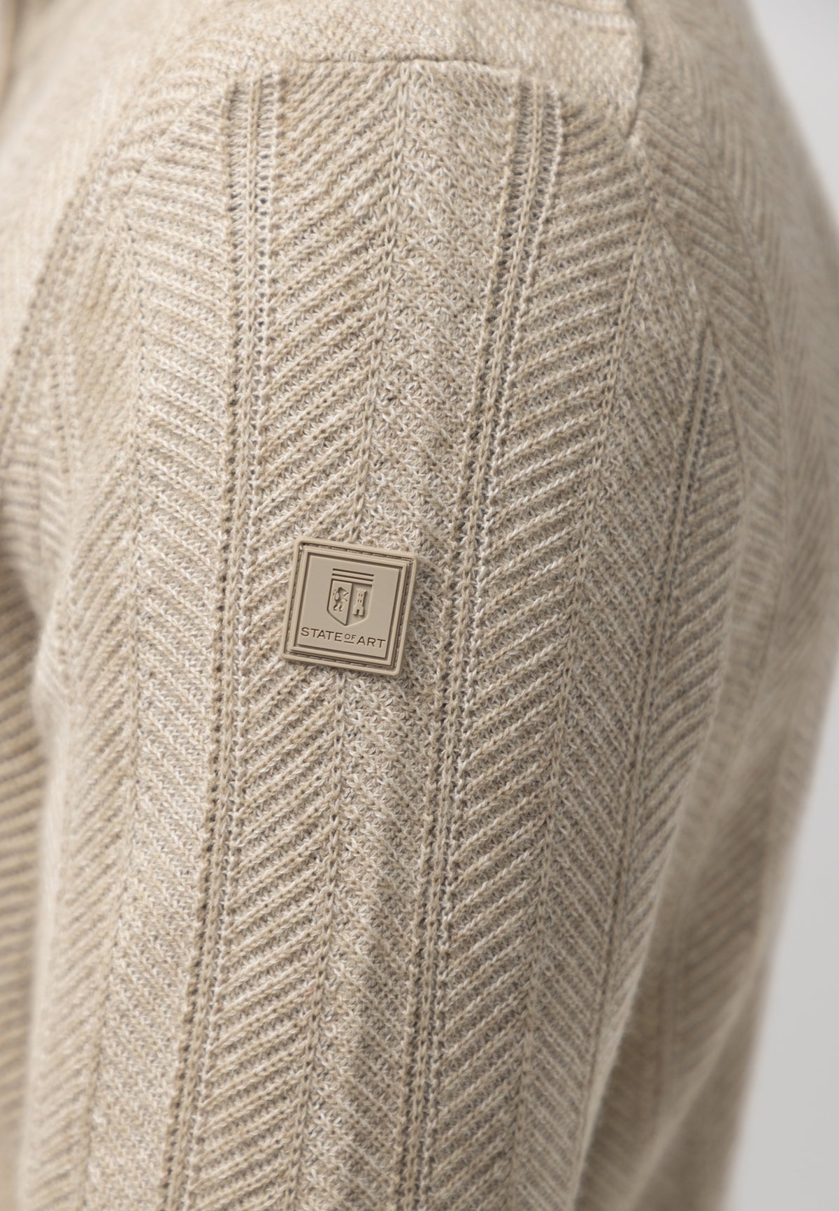 Strickjacke aus Lammwollmischung