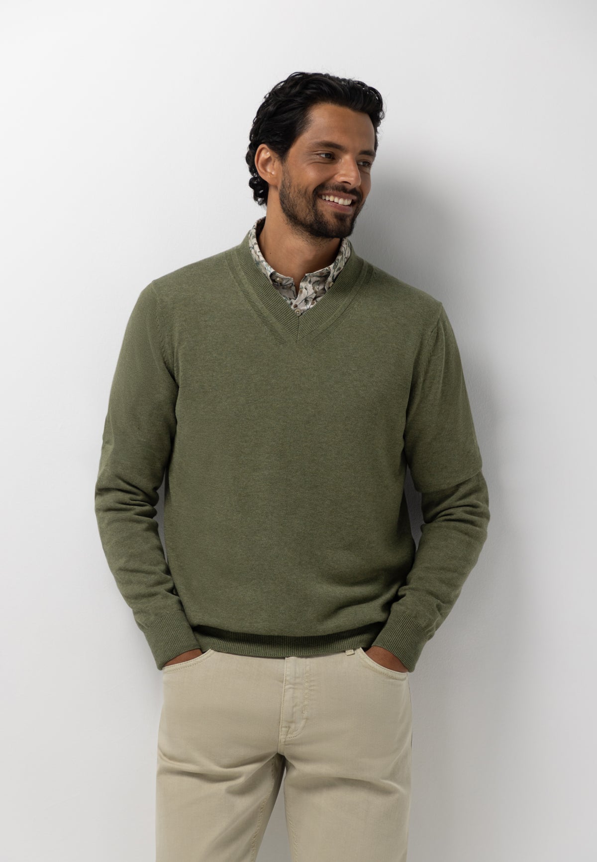Pull en coton biologique à col V