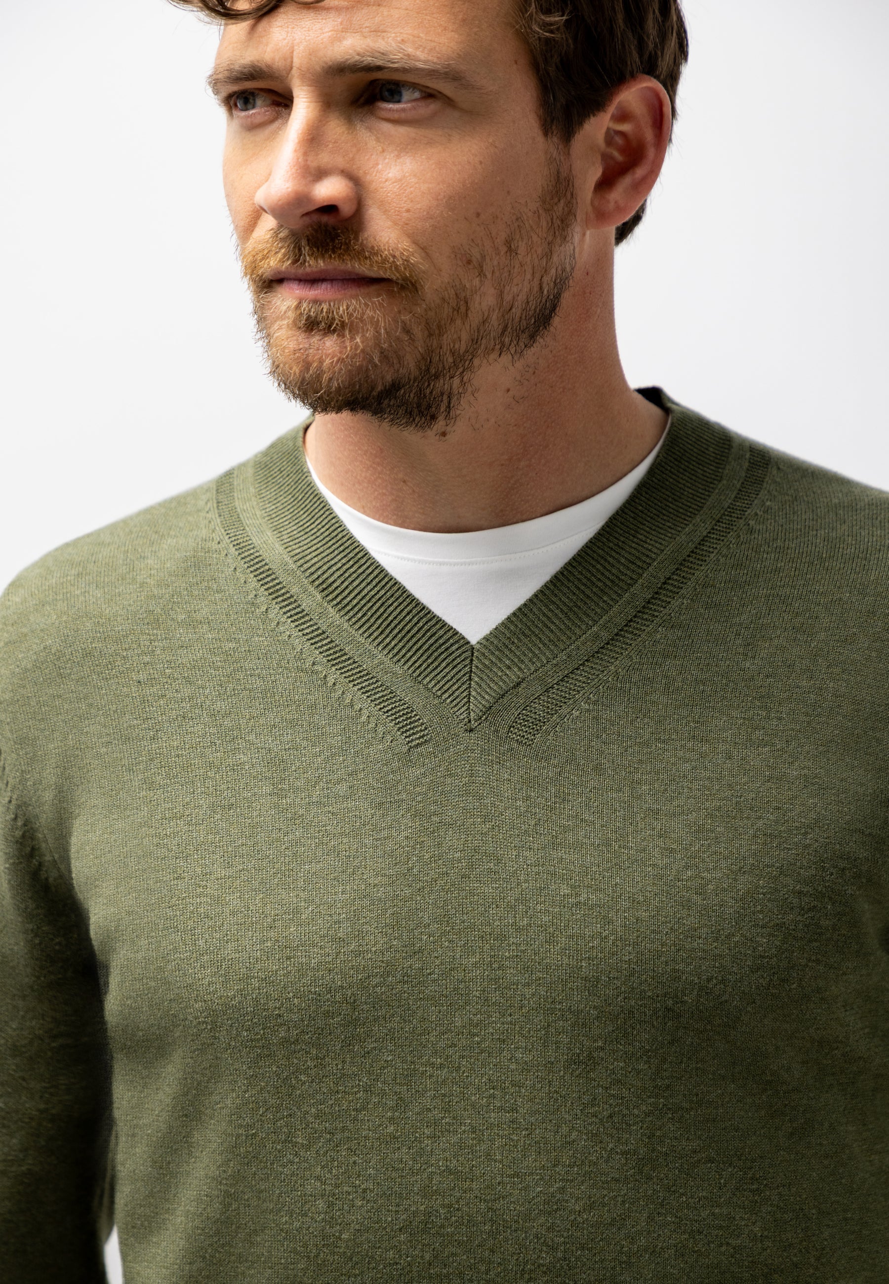 Pull en coton biologique à col V