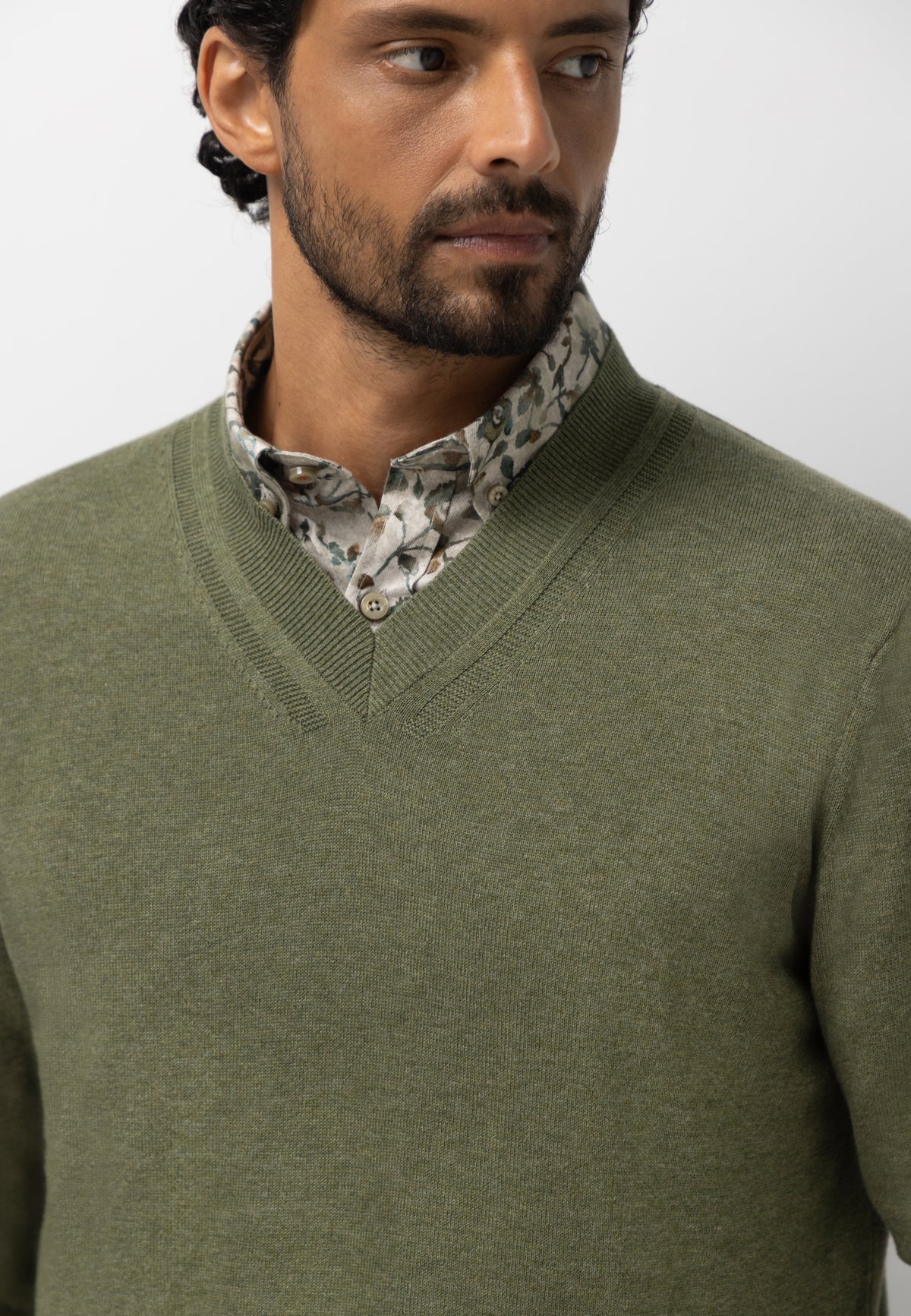 Pull en coton biologique à col V