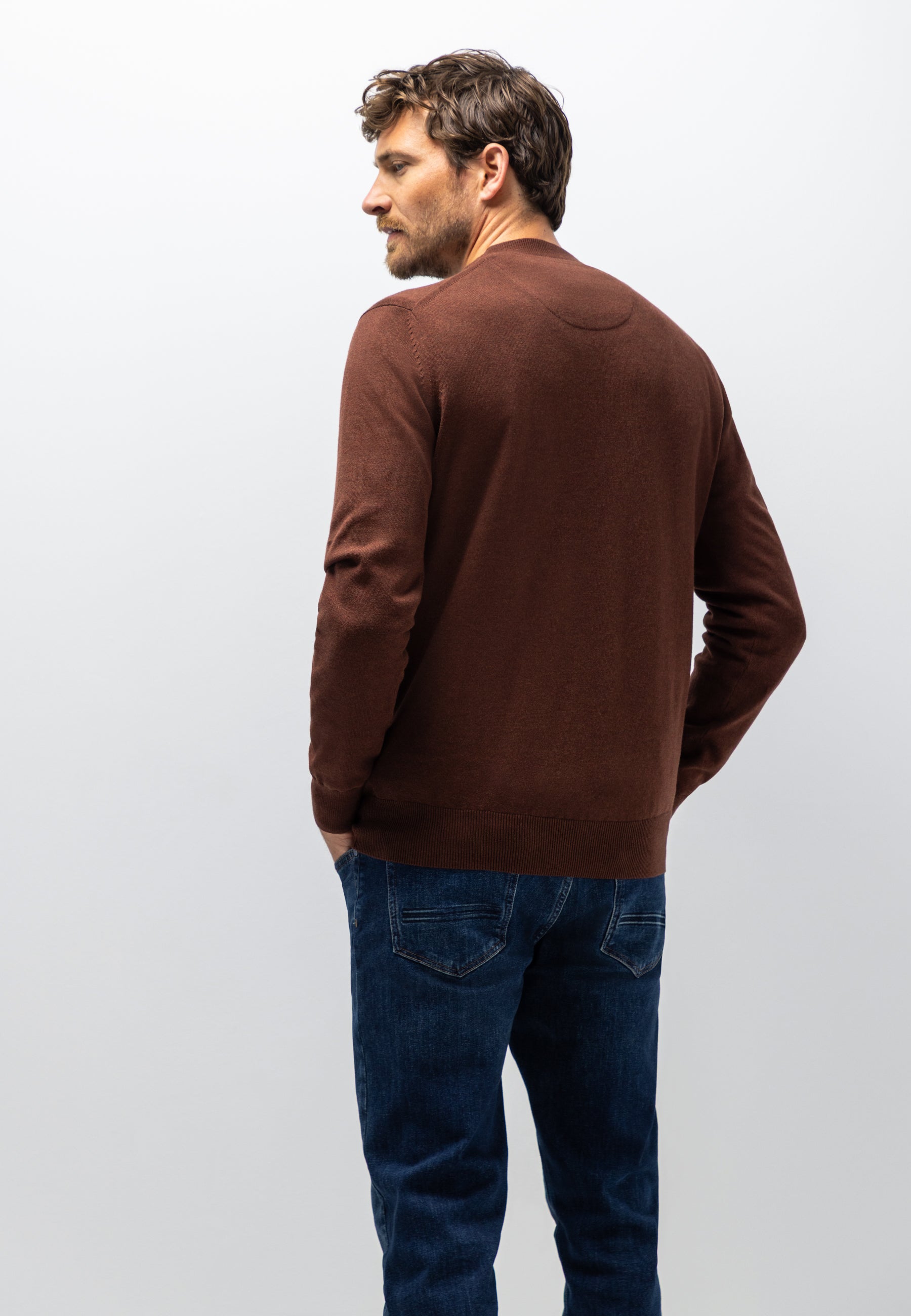 Pull en coton biologique à col V