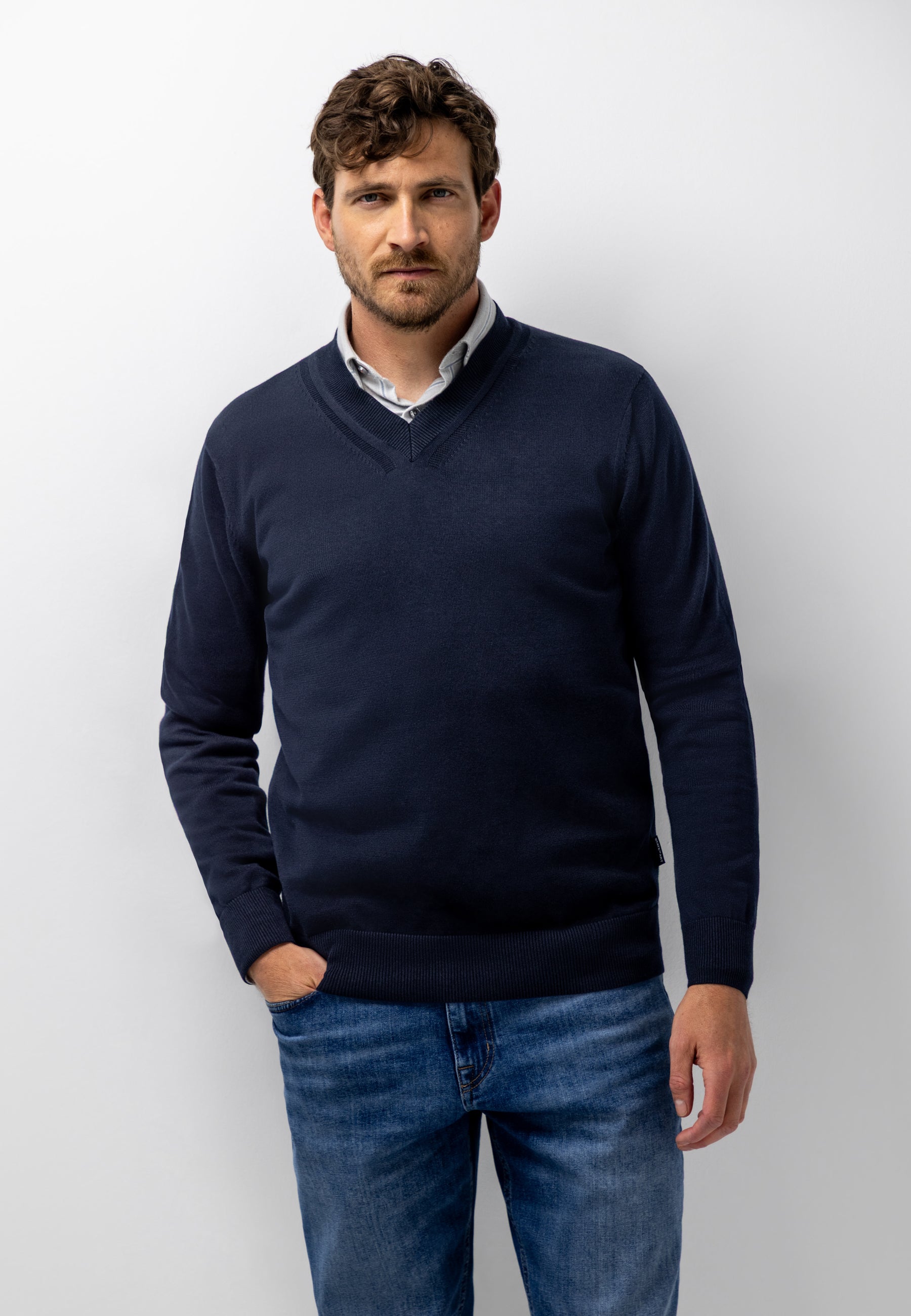 Organic cotton V-neck jumper