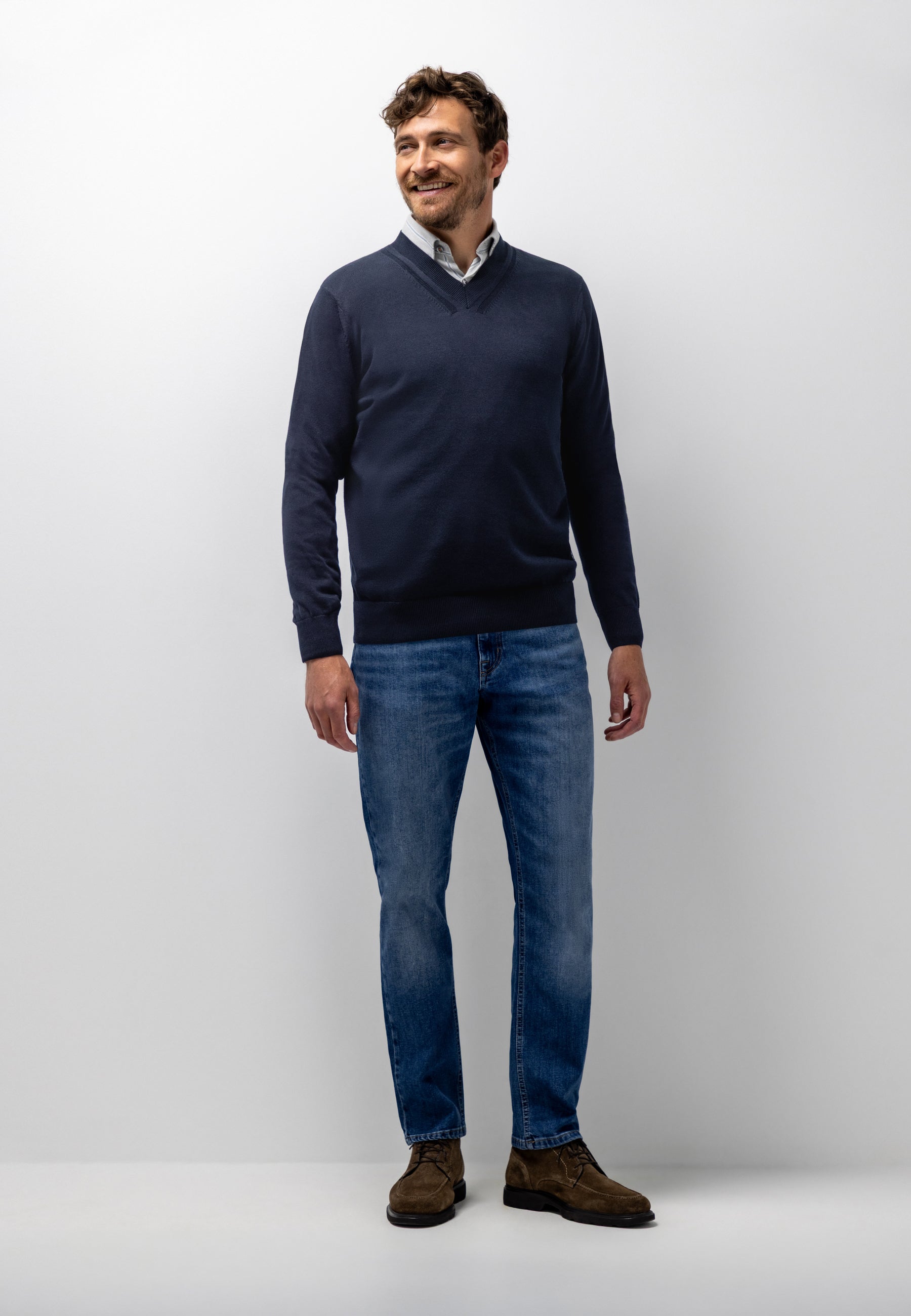Organic cotton V-neck jumper