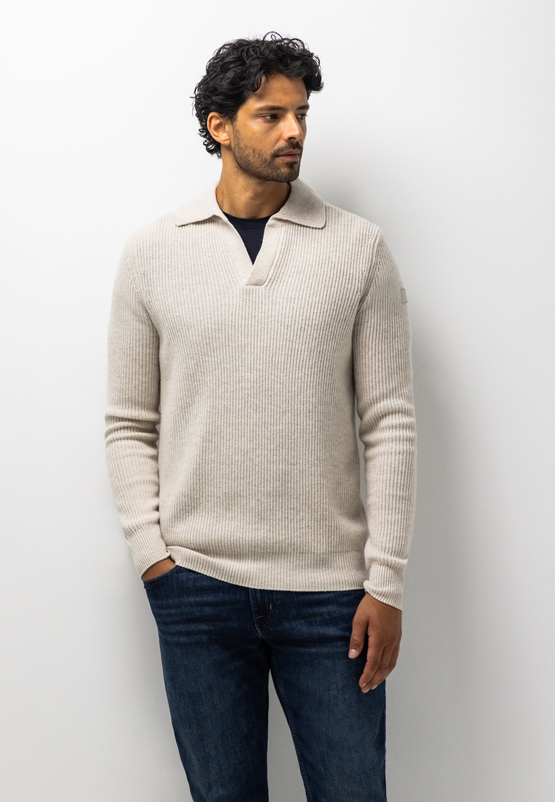 Chunky-knit jumper with ribbed texture