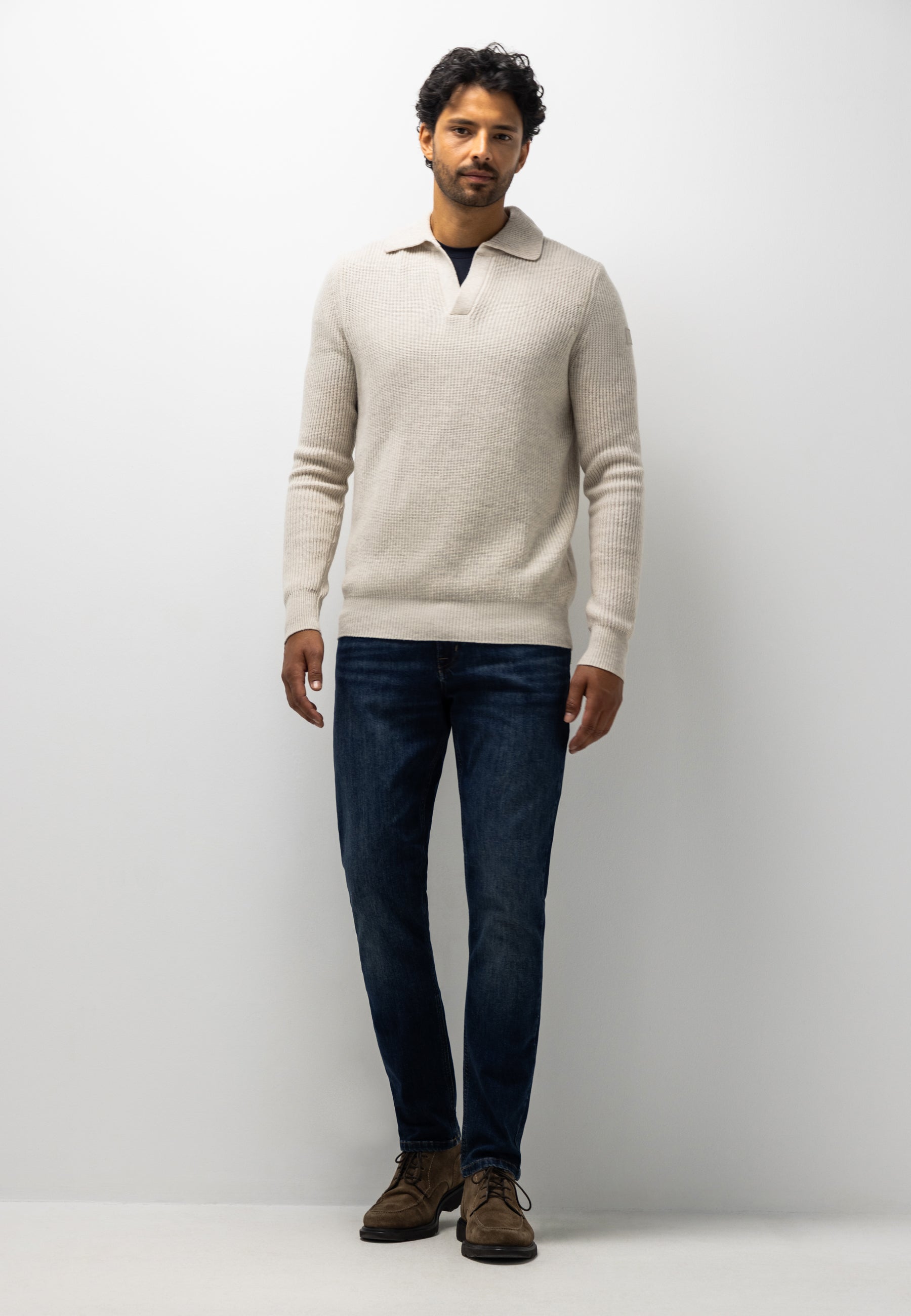 Chunky-knit jumper with ribbed texture