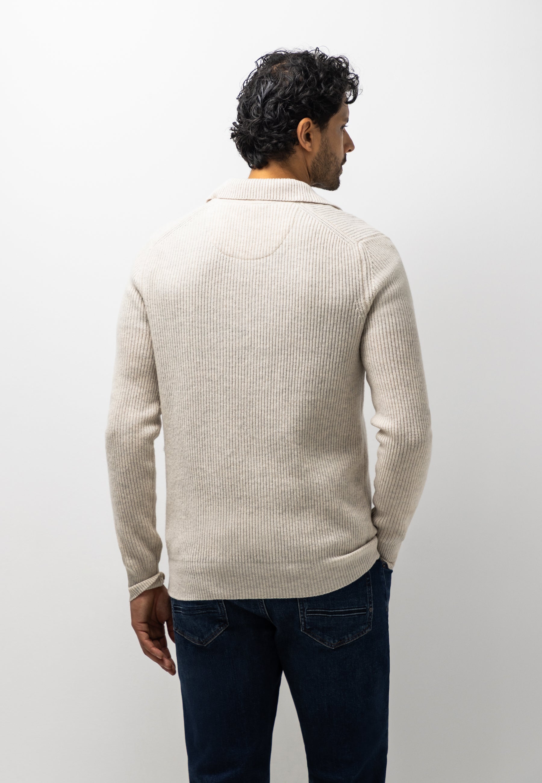 Chunky-knit jumper with ribbed texture