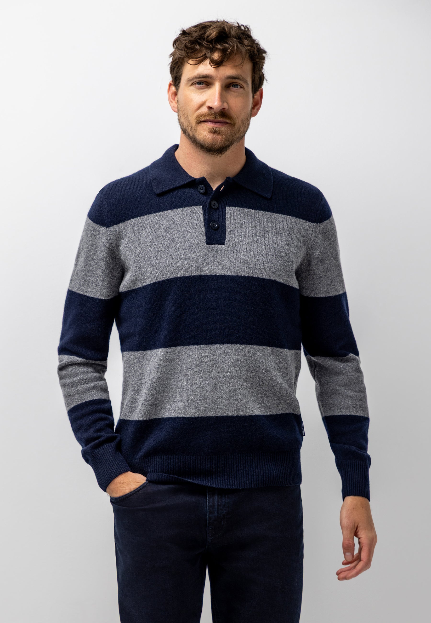 Knitted polo with stripe pattern