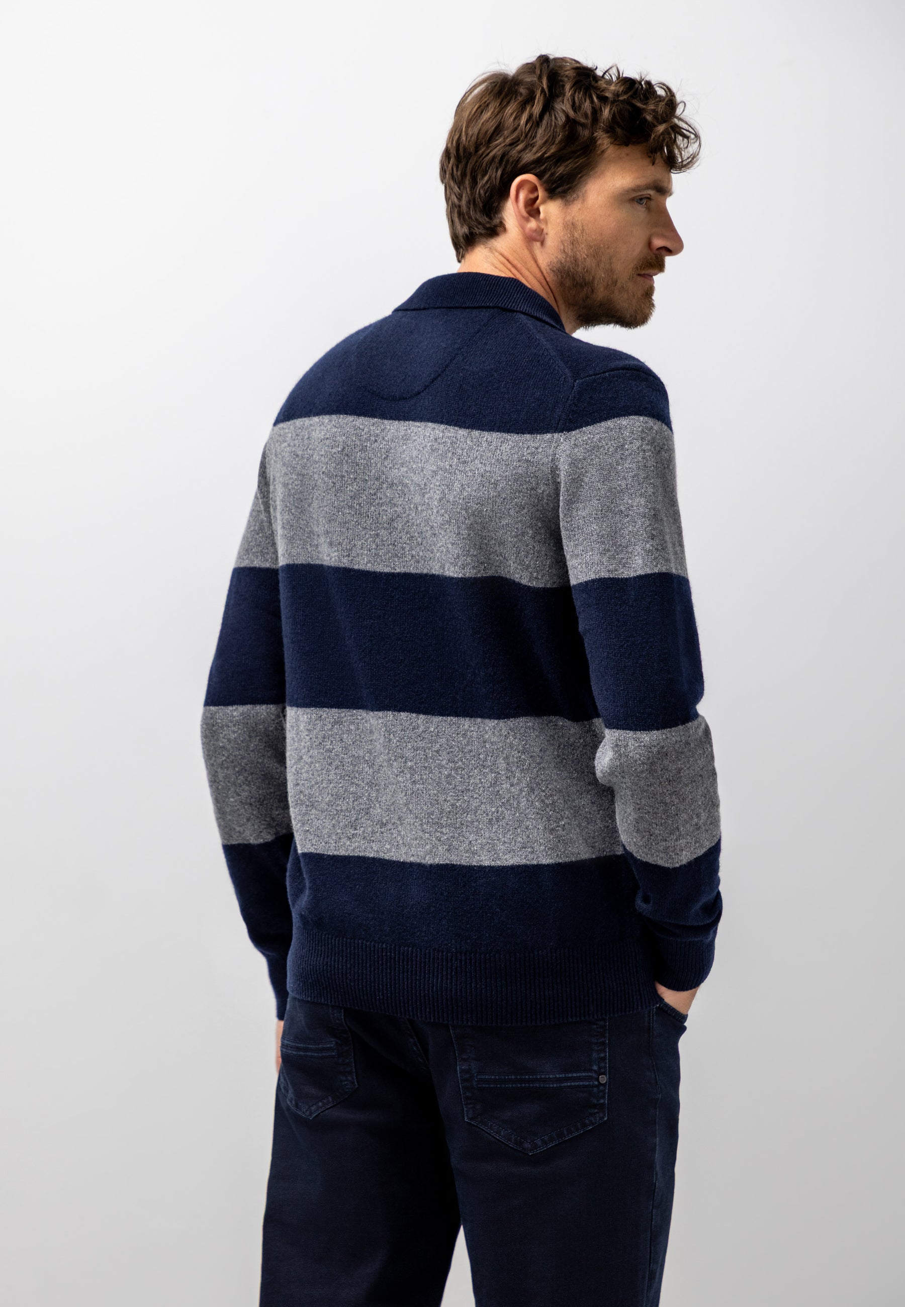 Knitted polo with stripe pattern