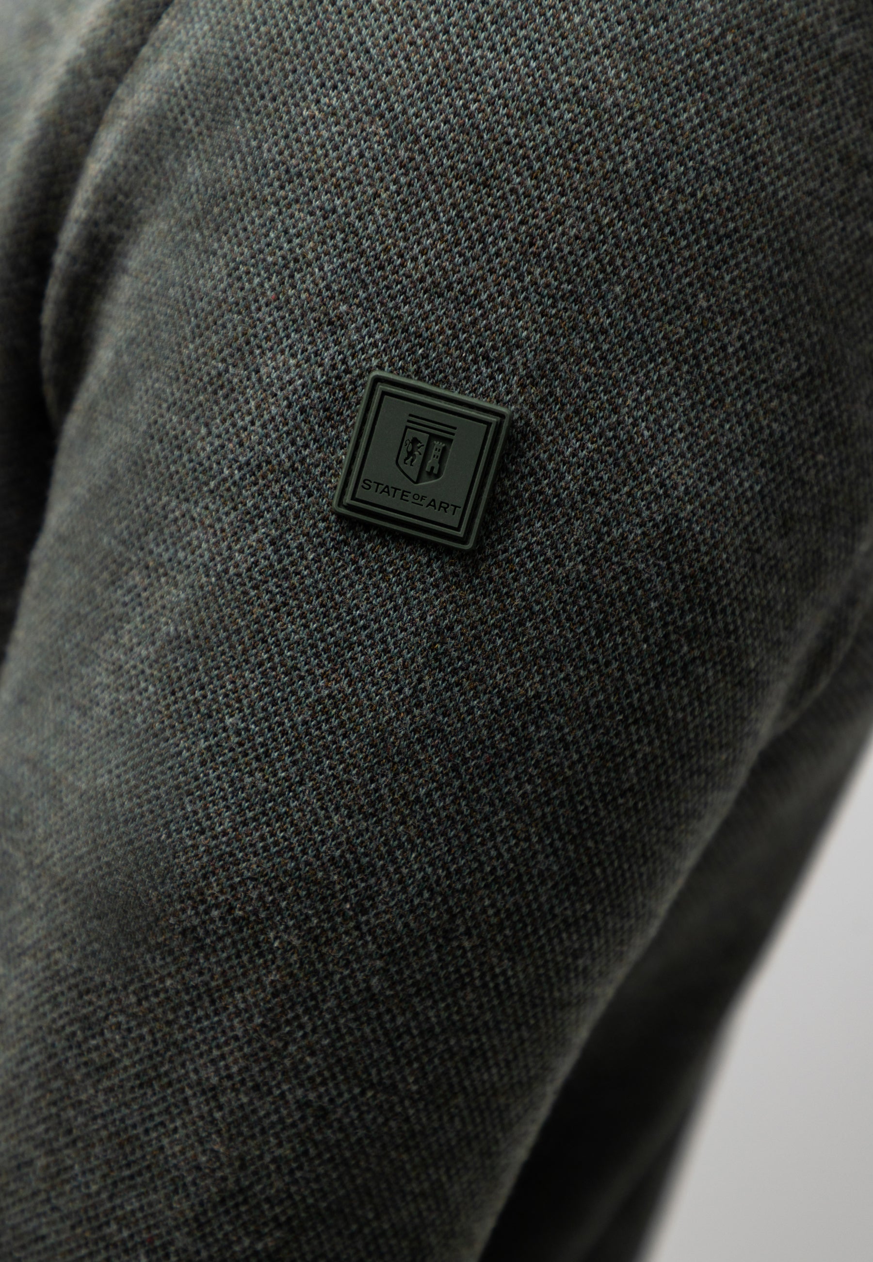 Pull Oxford à badge en caoutchouc
