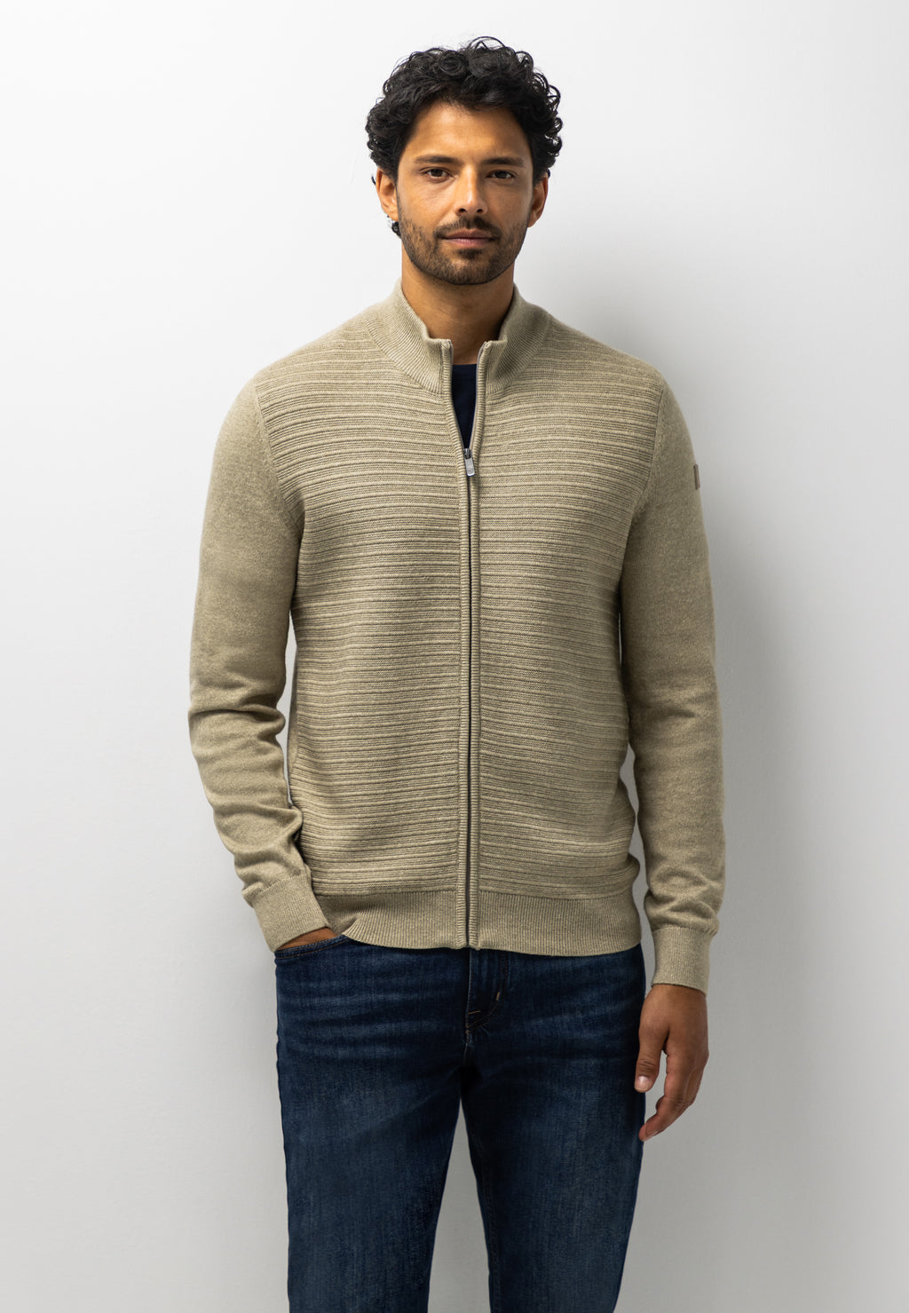 Vest met structuurpatroon