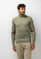 Pull à col roulé avec du coton biologique