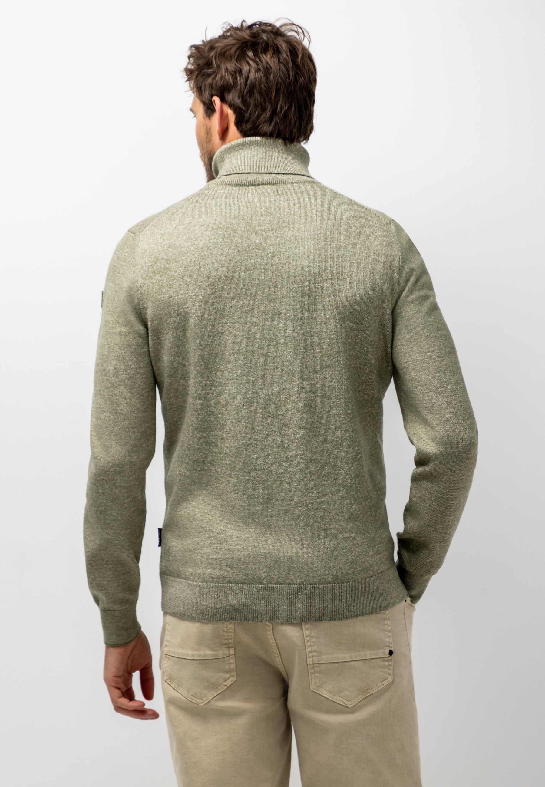 Turtleneck jumper with organic cotton