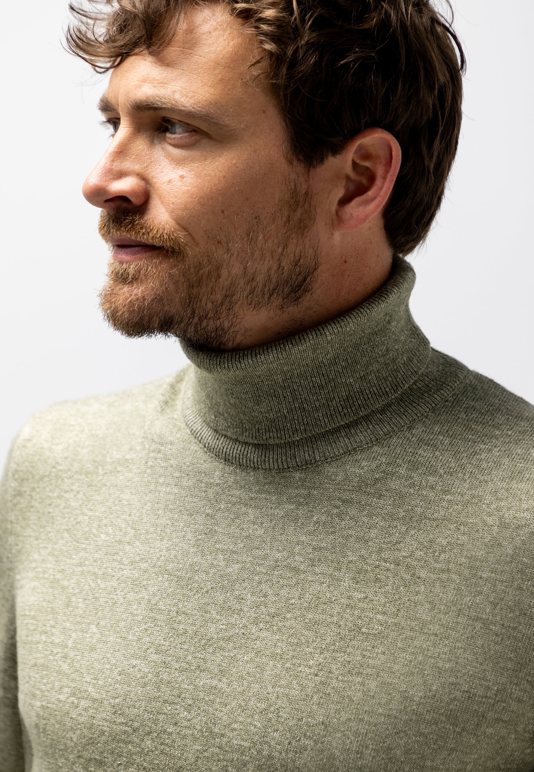 Turtleneck jumper with organic cotton