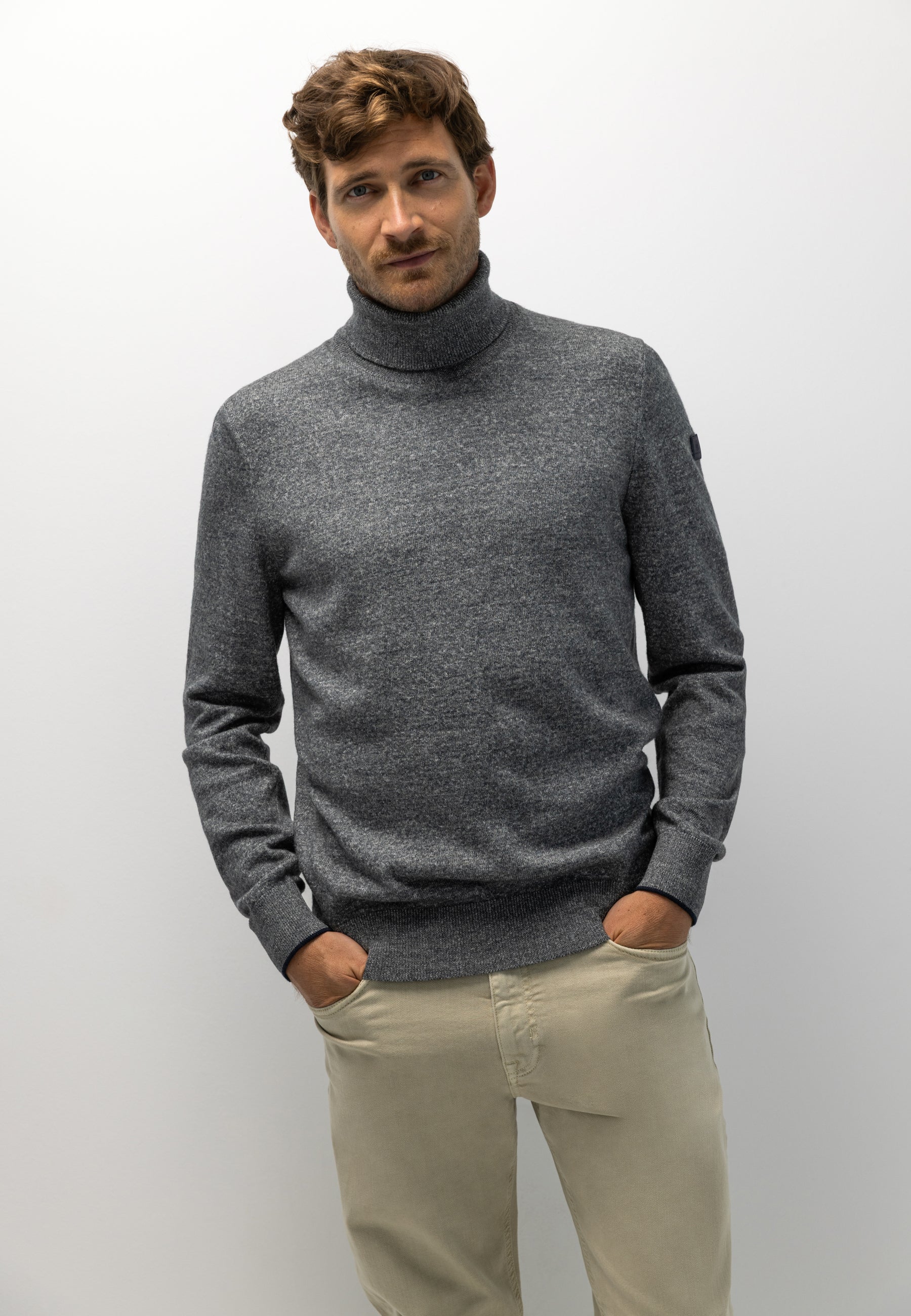 Turtleneck jumper with organic cotton
