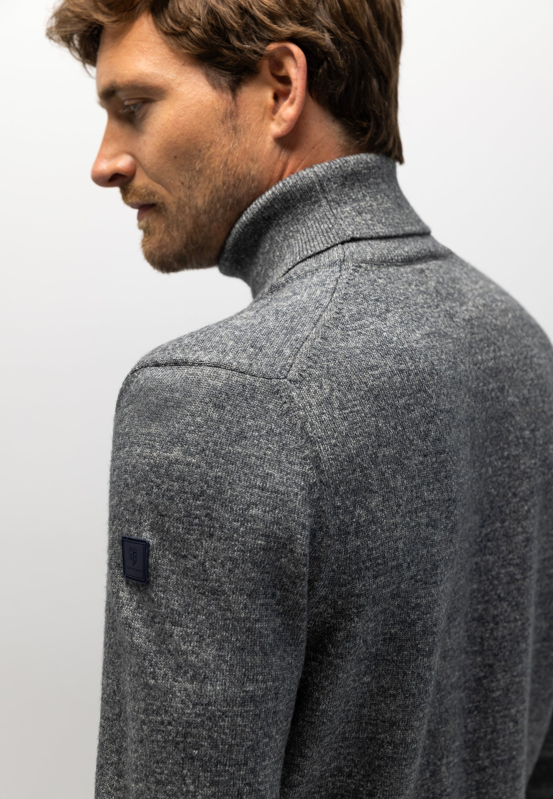 Turtleneck jumper with organic cotton