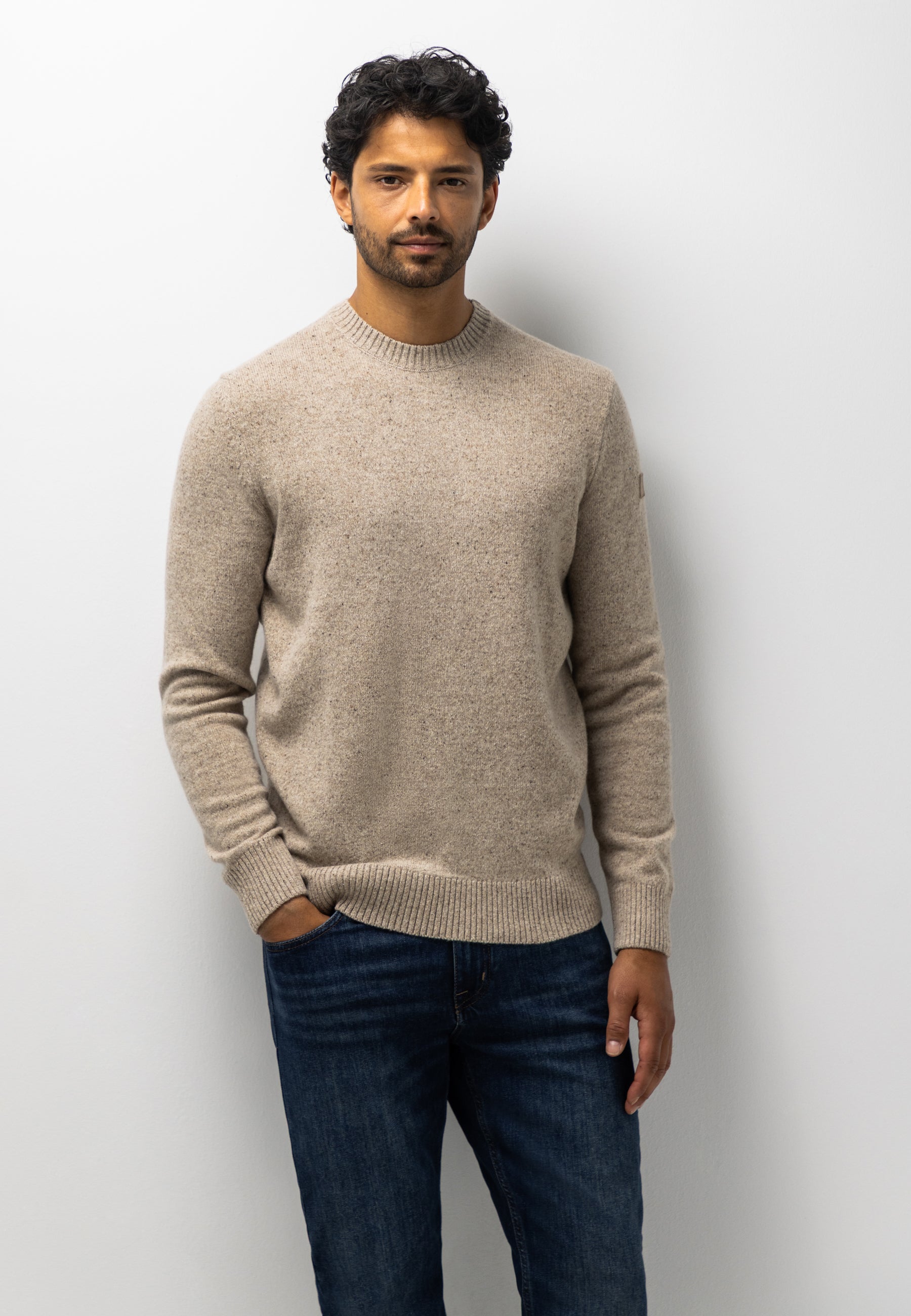 Wool-blend jumper with round neck