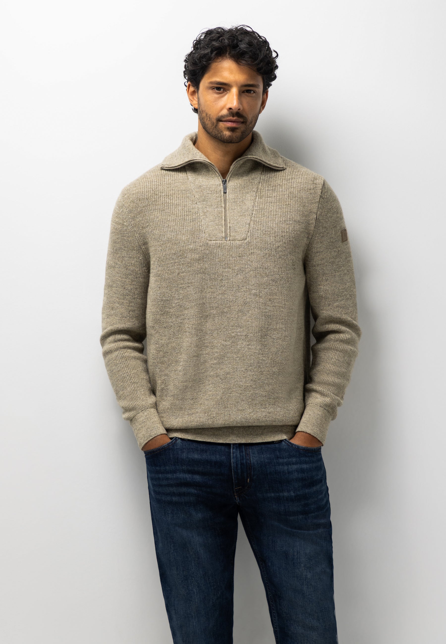 Half-zip jumper with organic cotton