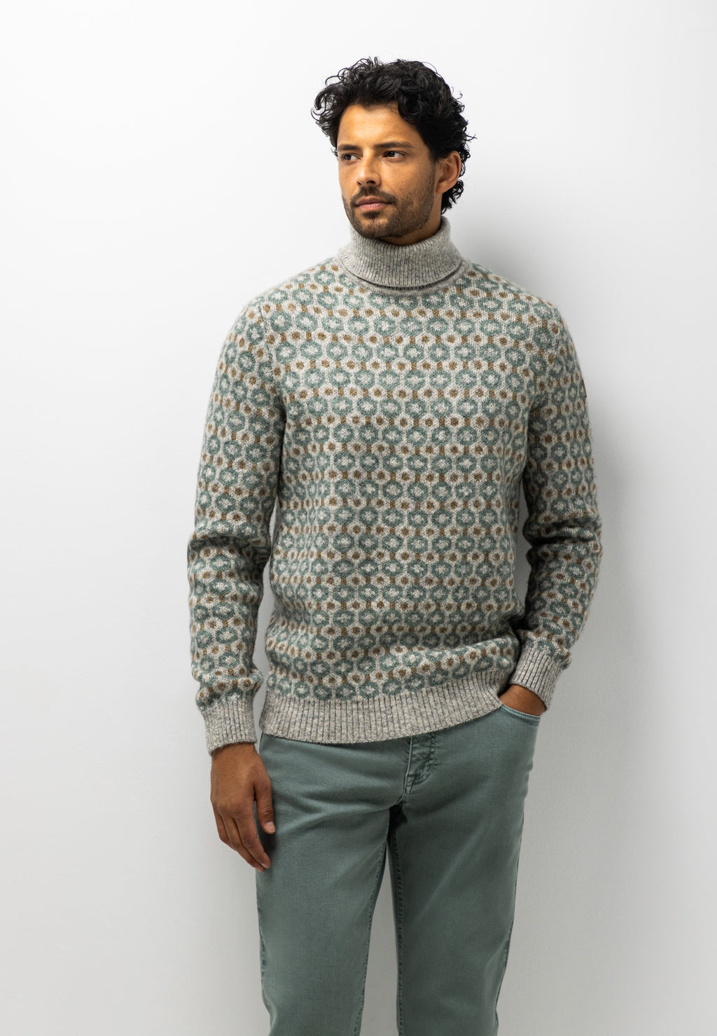 Turtleneck jumper with organic cotton