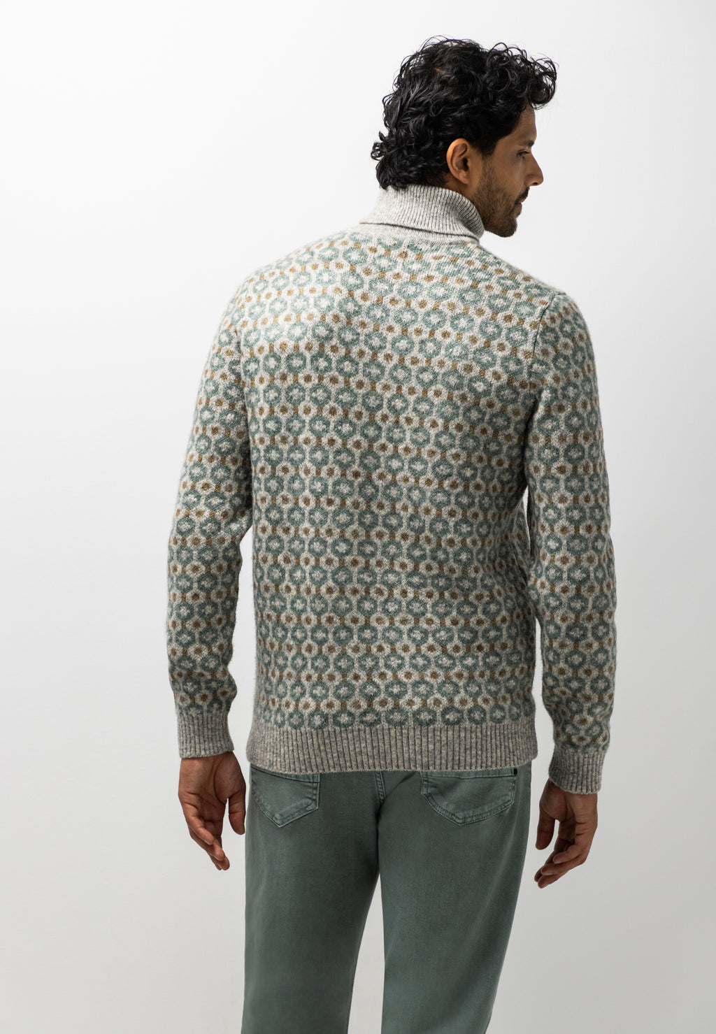 Turtleneck jumper with organic cotton