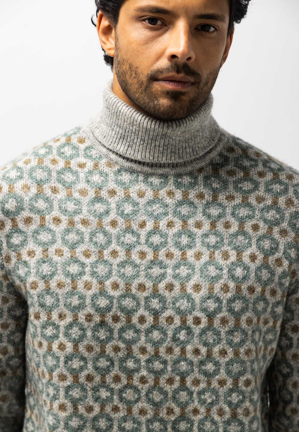 Turtleneck jumper with organic cotton