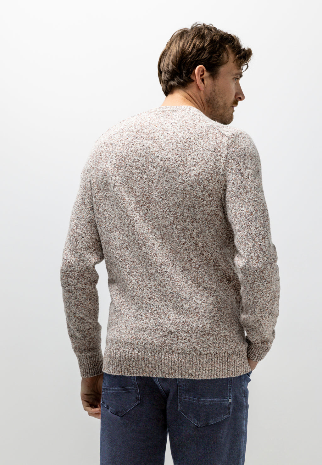 Crew neck jumper with saddle sleeves
