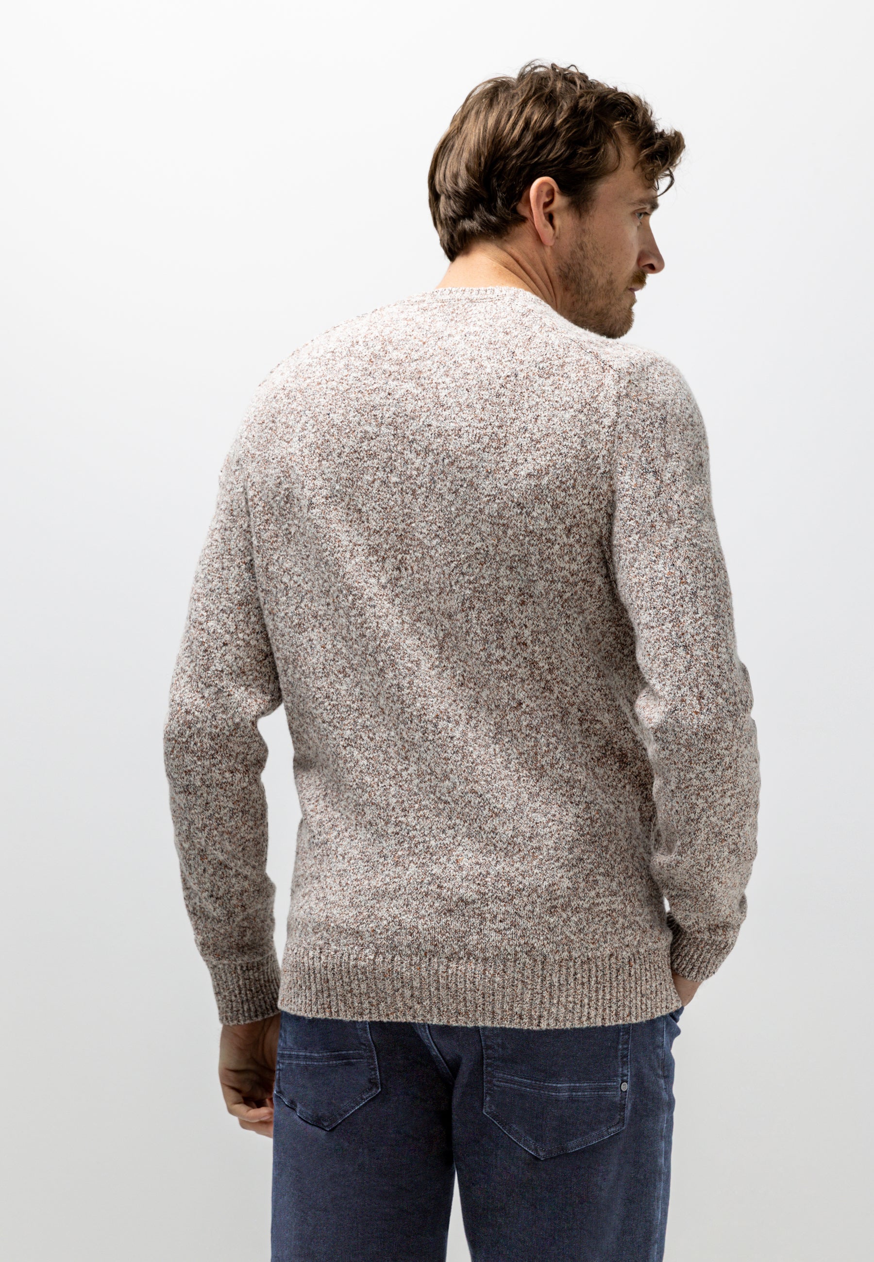 Crew neck jumper with saddle sleeves