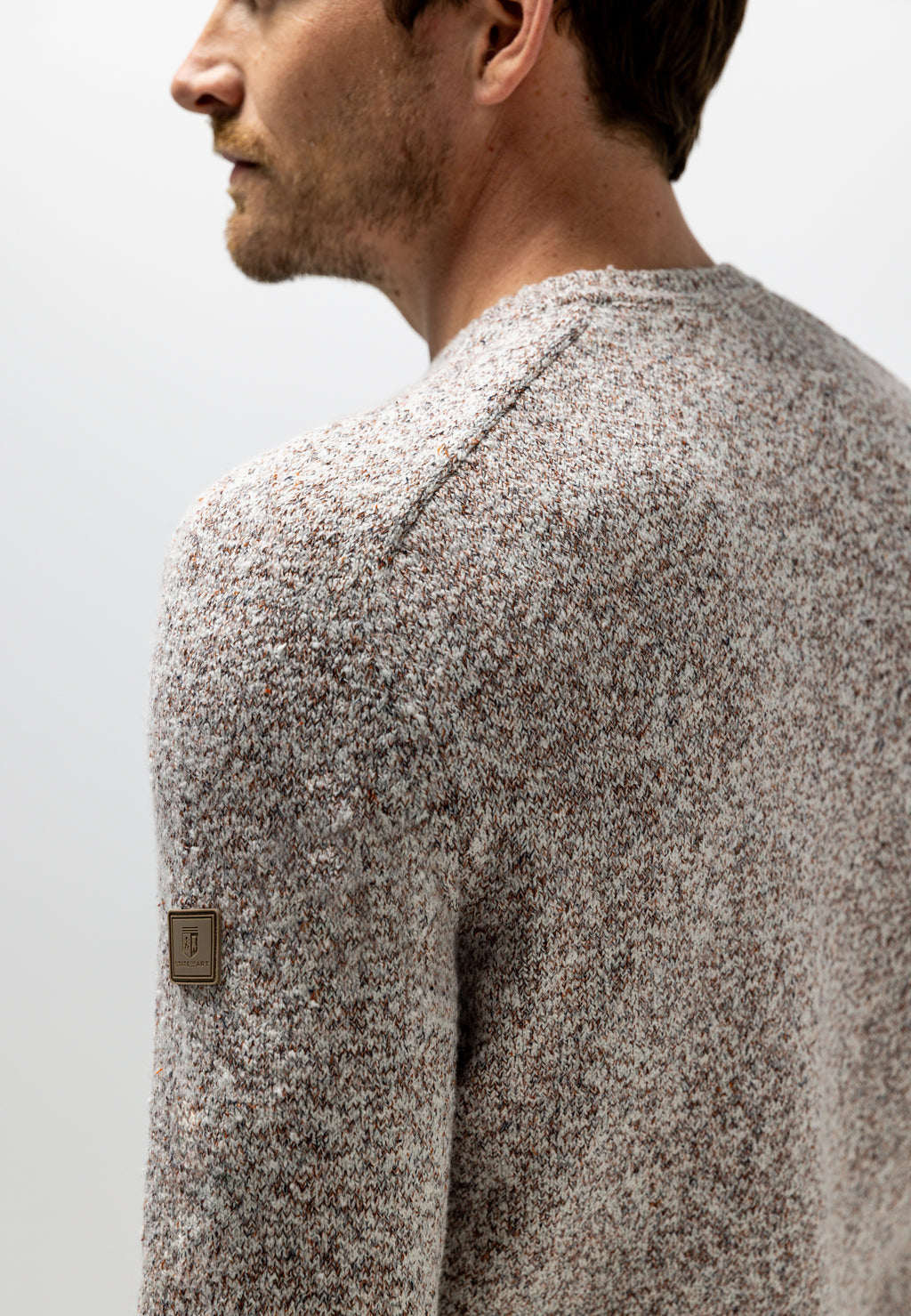 Crew neck jumper with saddle sleeves