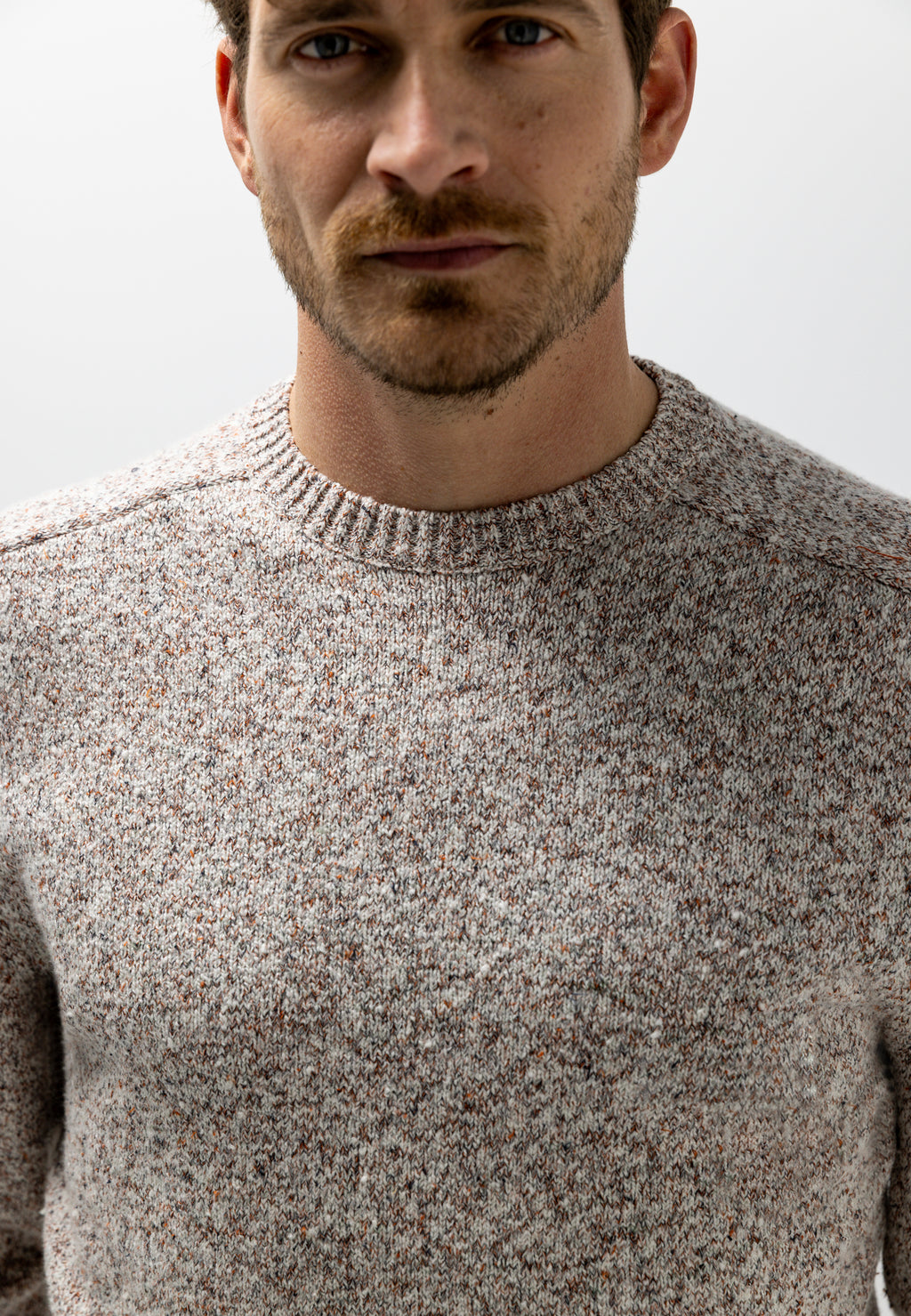 Crew neck jumper with saddle sleeves
